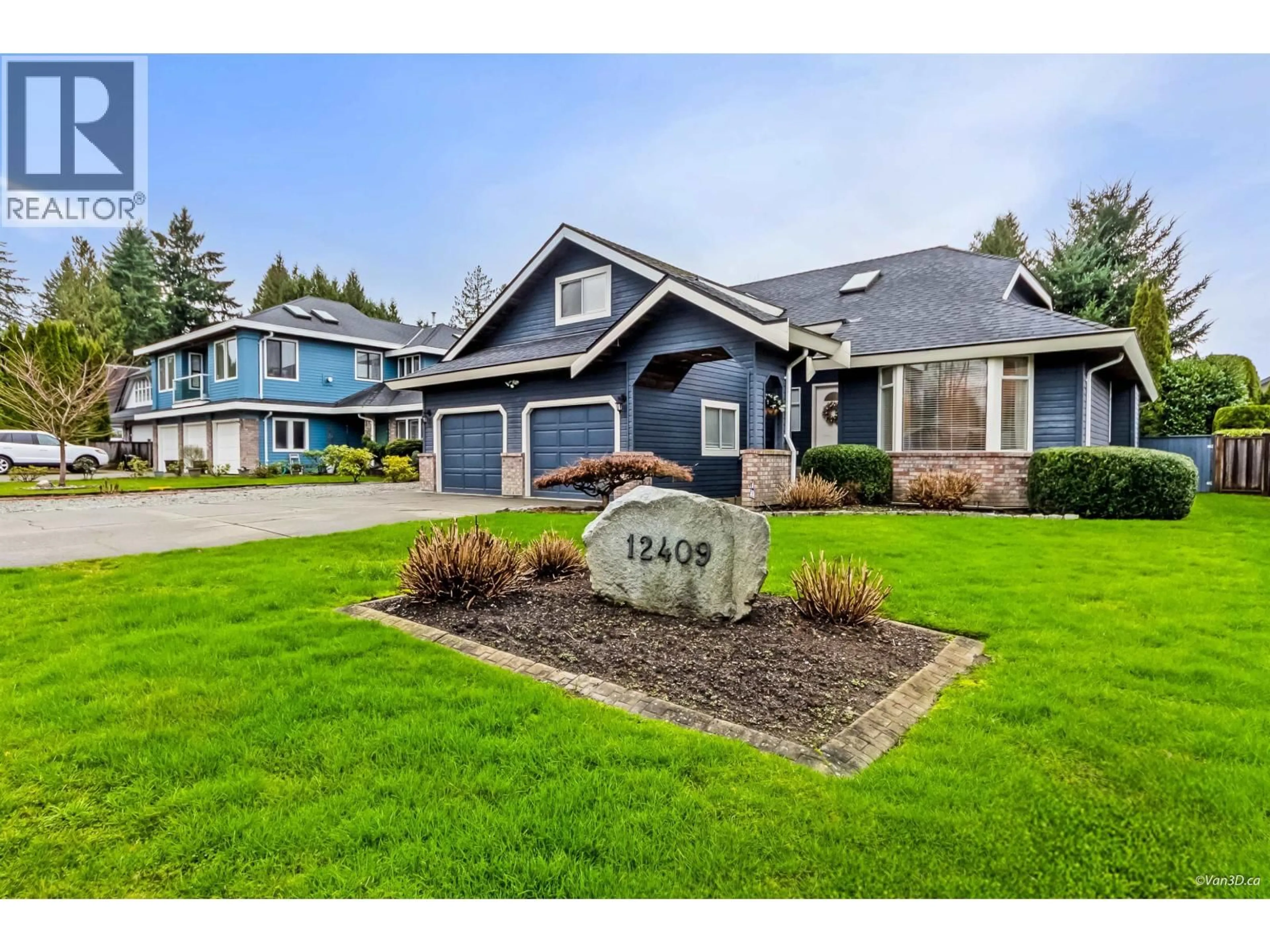 Home with vinyl exterior material, street for 12409 204B STREET, Maple Ridge British Columbia V2X0A3