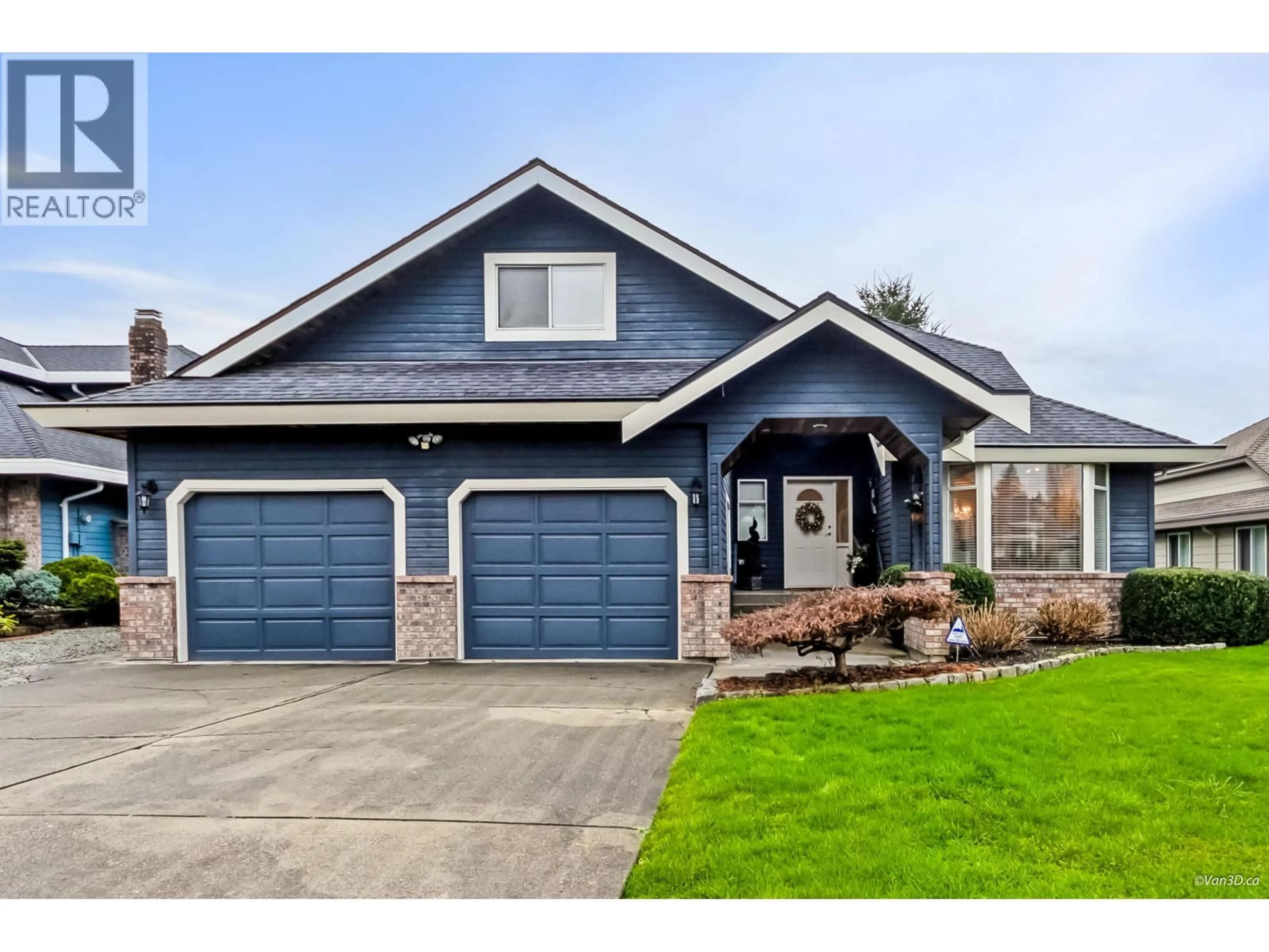 Home with vinyl exterior material, street for 12409 204B STREET, Maple Ridge British Columbia V2X0A3