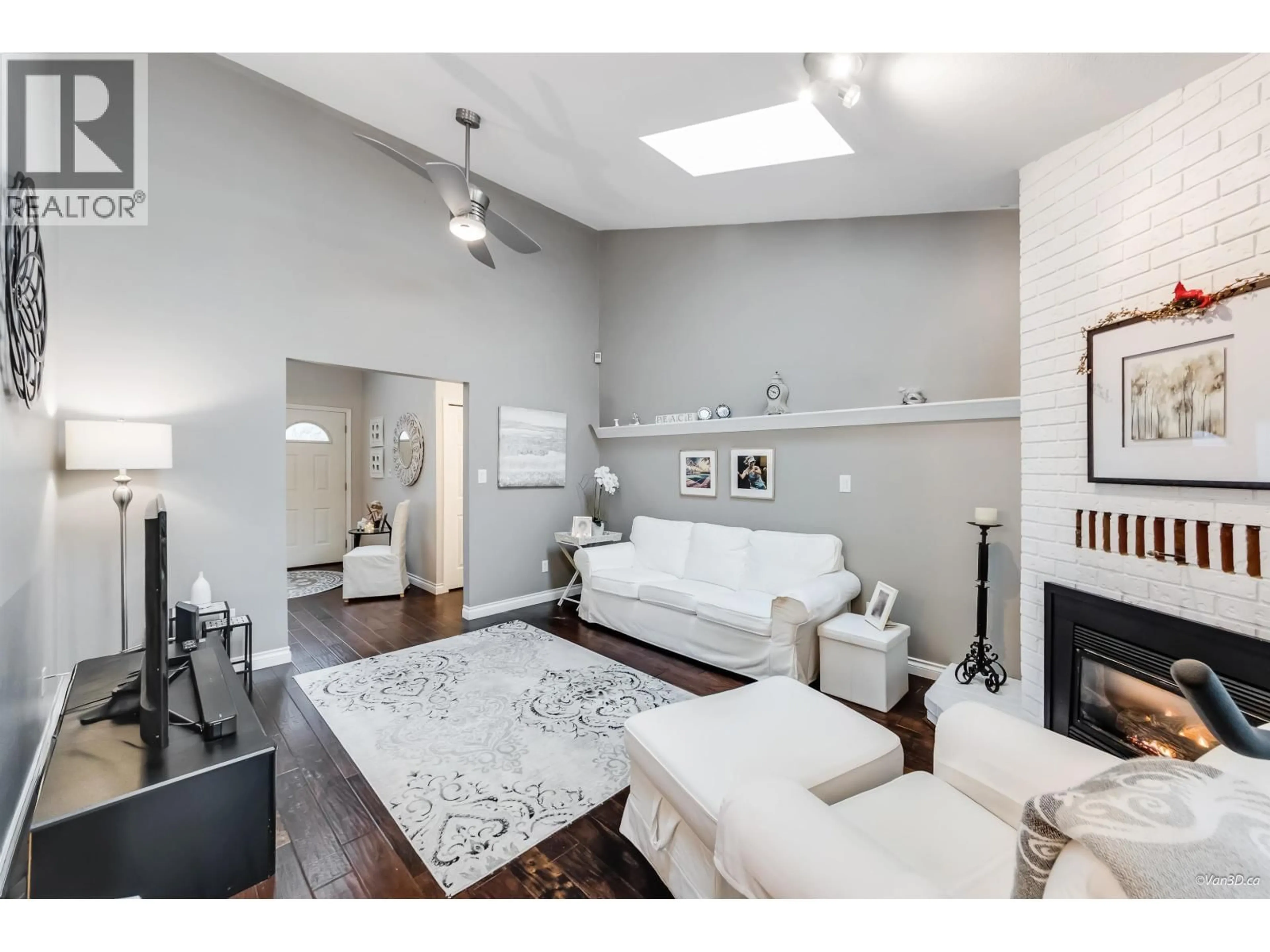 Living room with furniture, unknown for 12409 204B STREET, Maple Ridge British Columbia V2X0A3