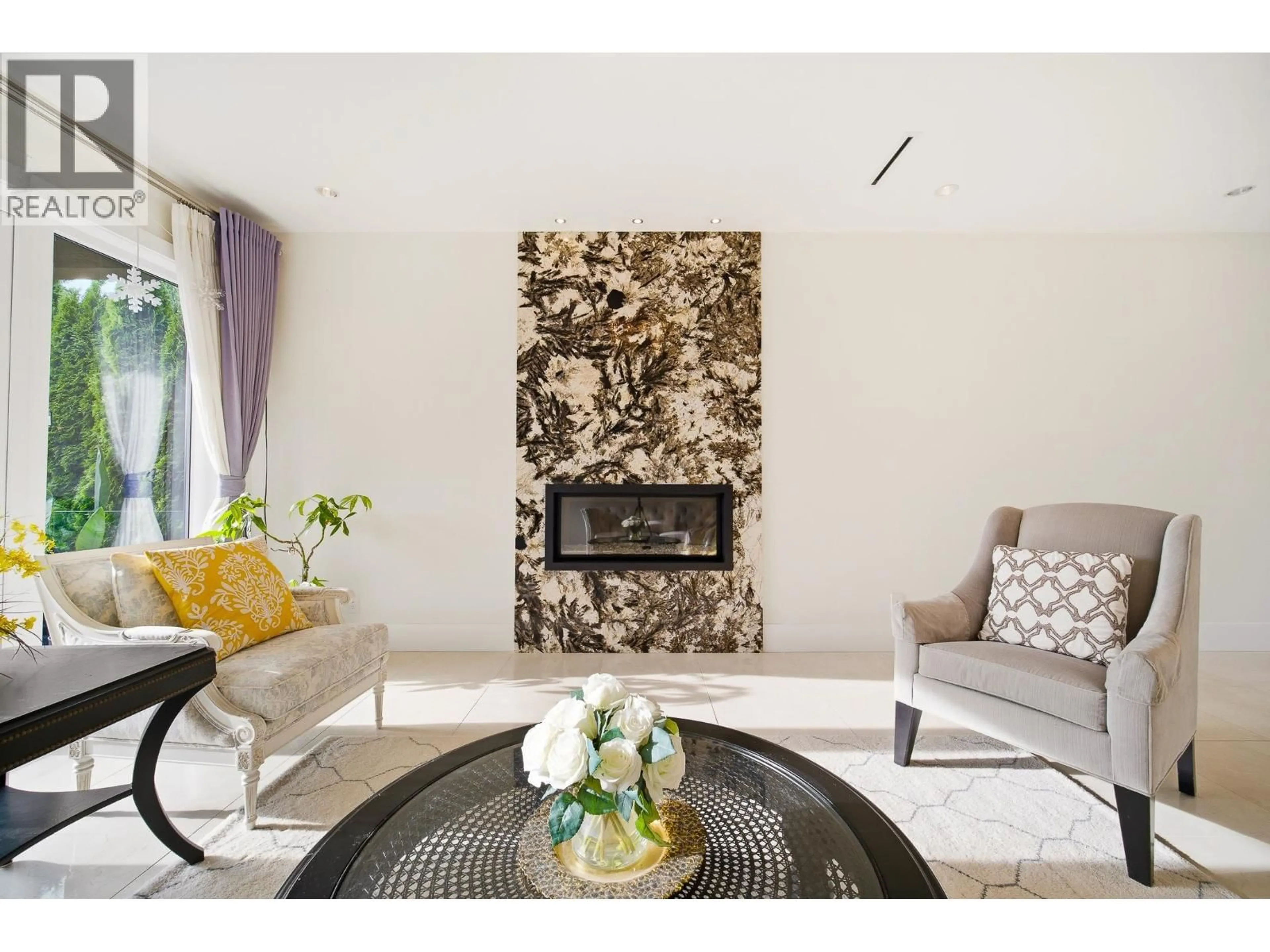 Living room with furniture, unknown for 1468 KINGS AVENUE, West Vancouver British Columbia V7T2C9