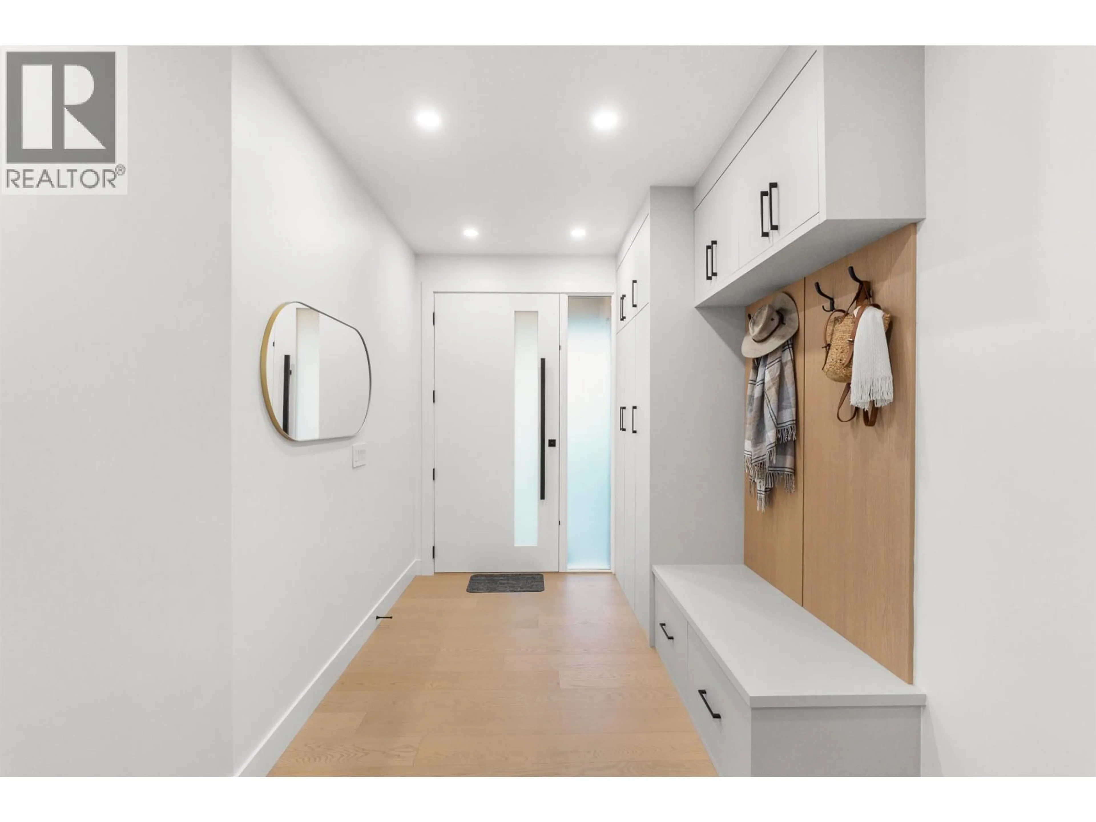 Indoor entryway for 4810 42A AVENUE, Delta British Columbia V4K1A1