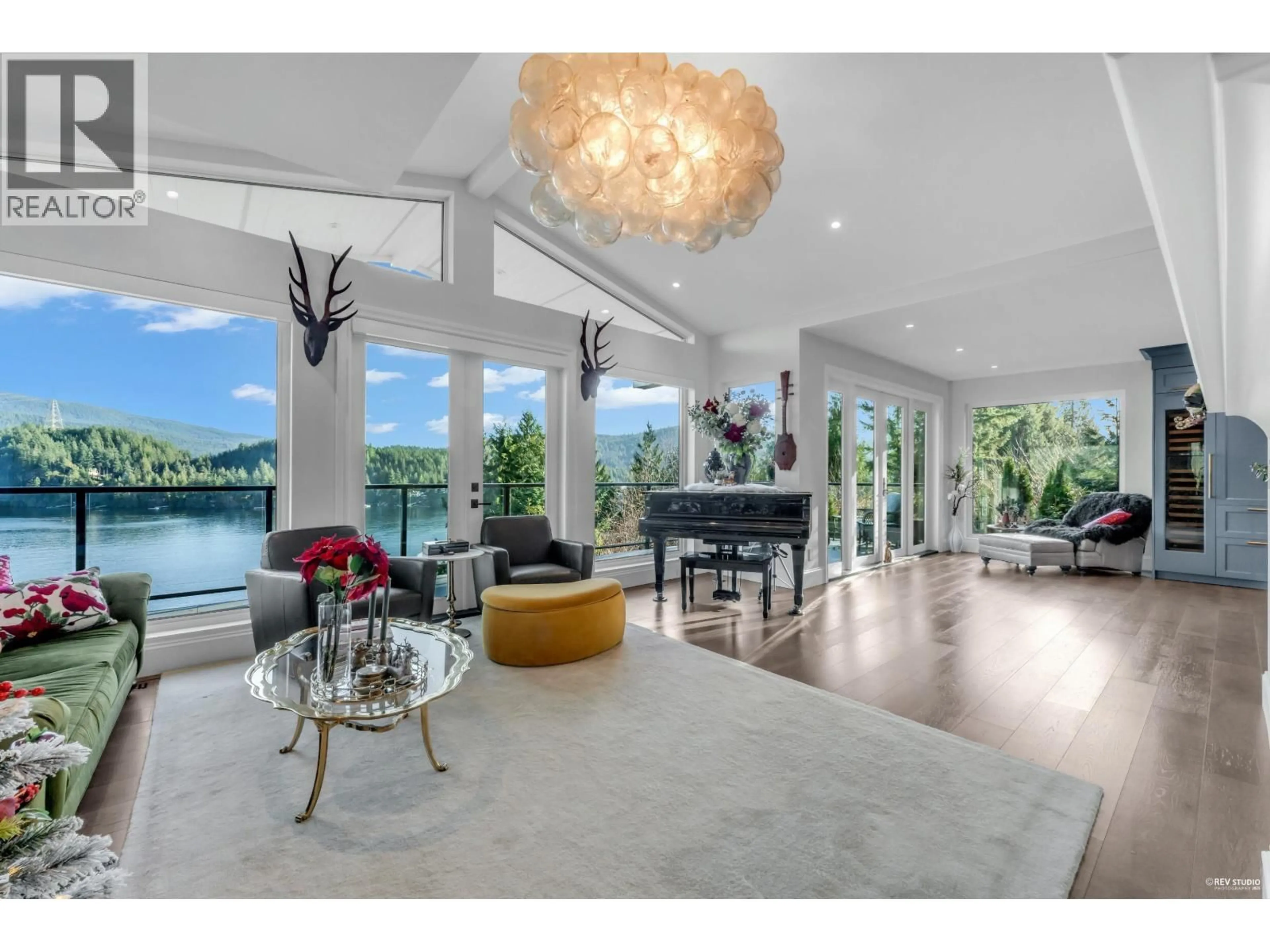 Unknown for 1812 CARDINAL CRESCENT, North Vancouver British Columbia V7G1Y2