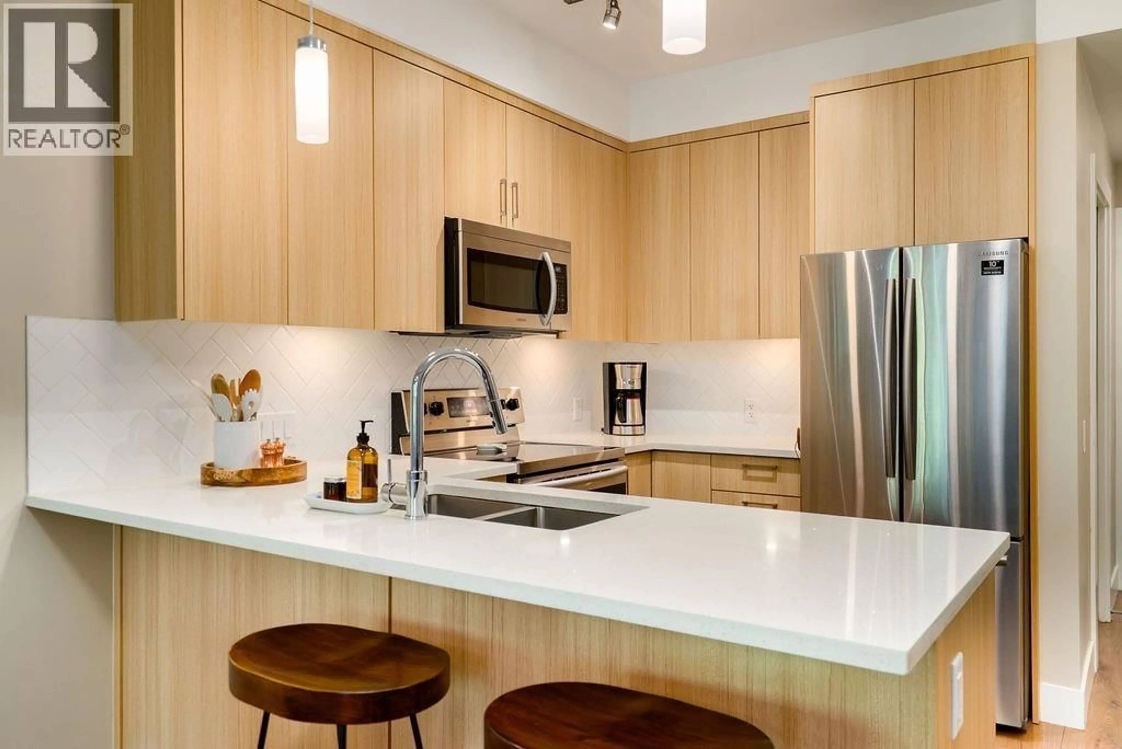 Contemporary kitchen, unknown for 222 - 12460 191 STREET, Pitt Meadows British Columbia V3Y2J2