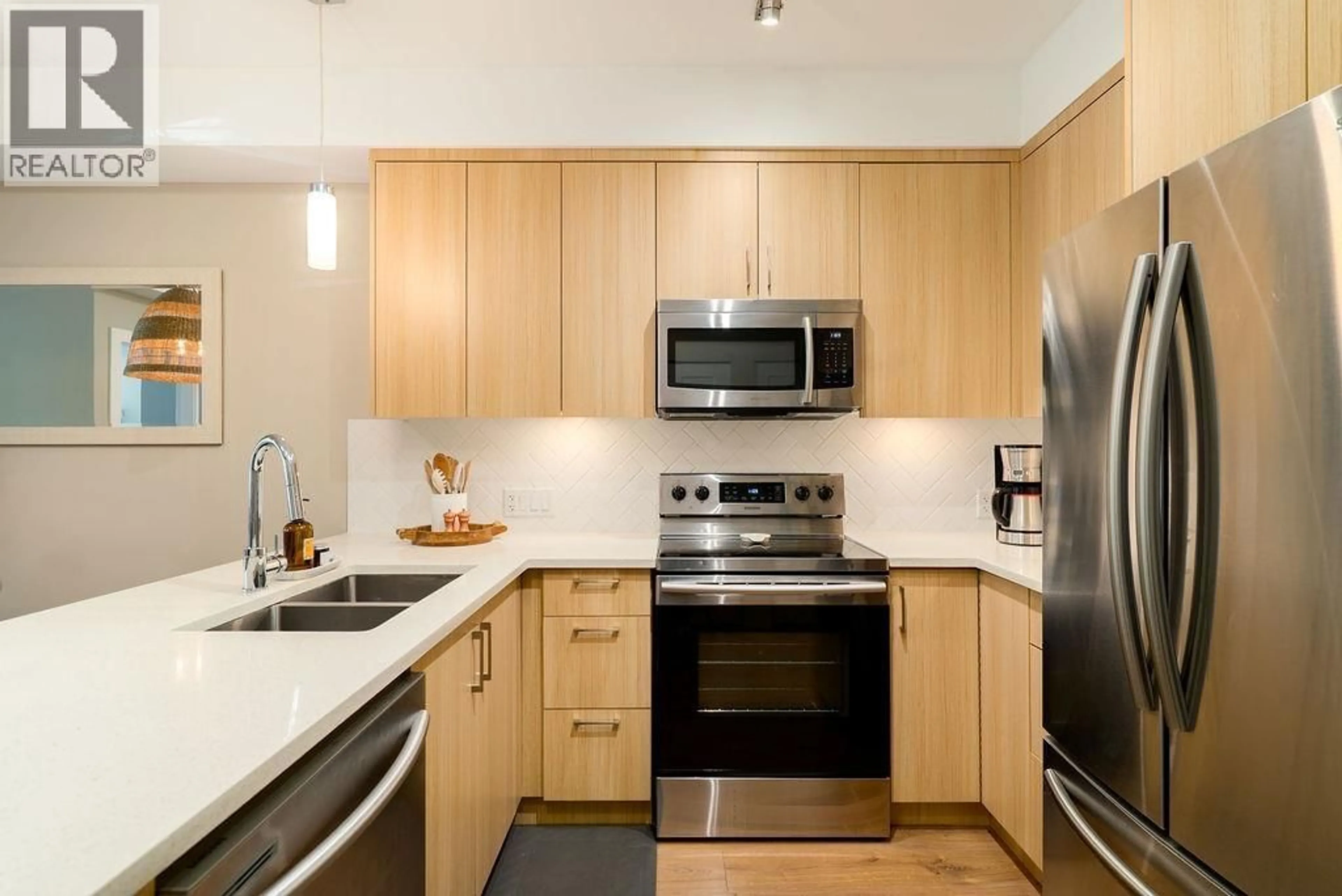 Standard kitchen, unknown for 222 - 12460 191 STREET, Pitt Meadows British Columbia V3Y2J2