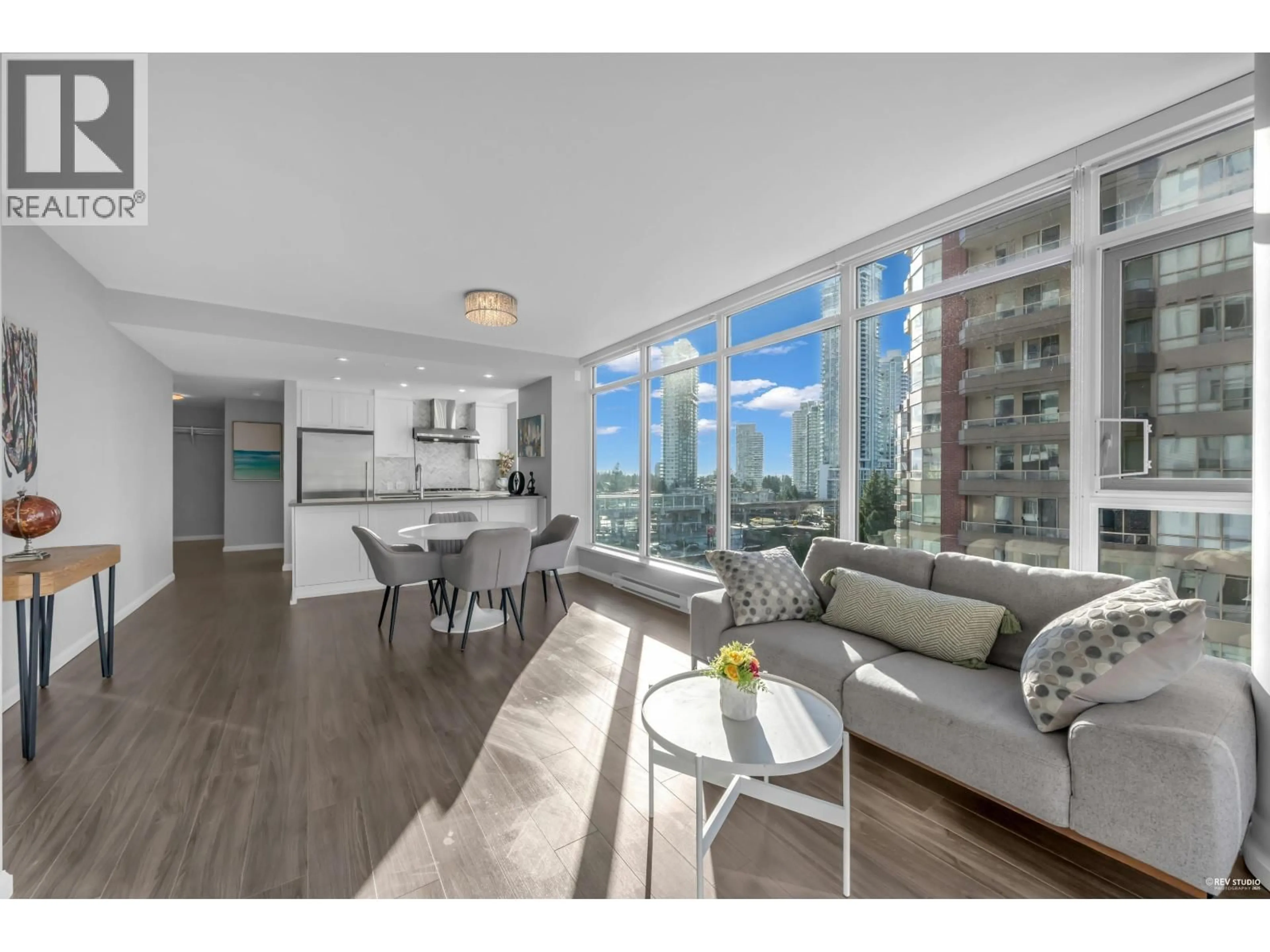 Living room with furniture, unknown for 1102 - 520 COMO LAKE AVENUE, Coquitlam British Columbia V3J0E8