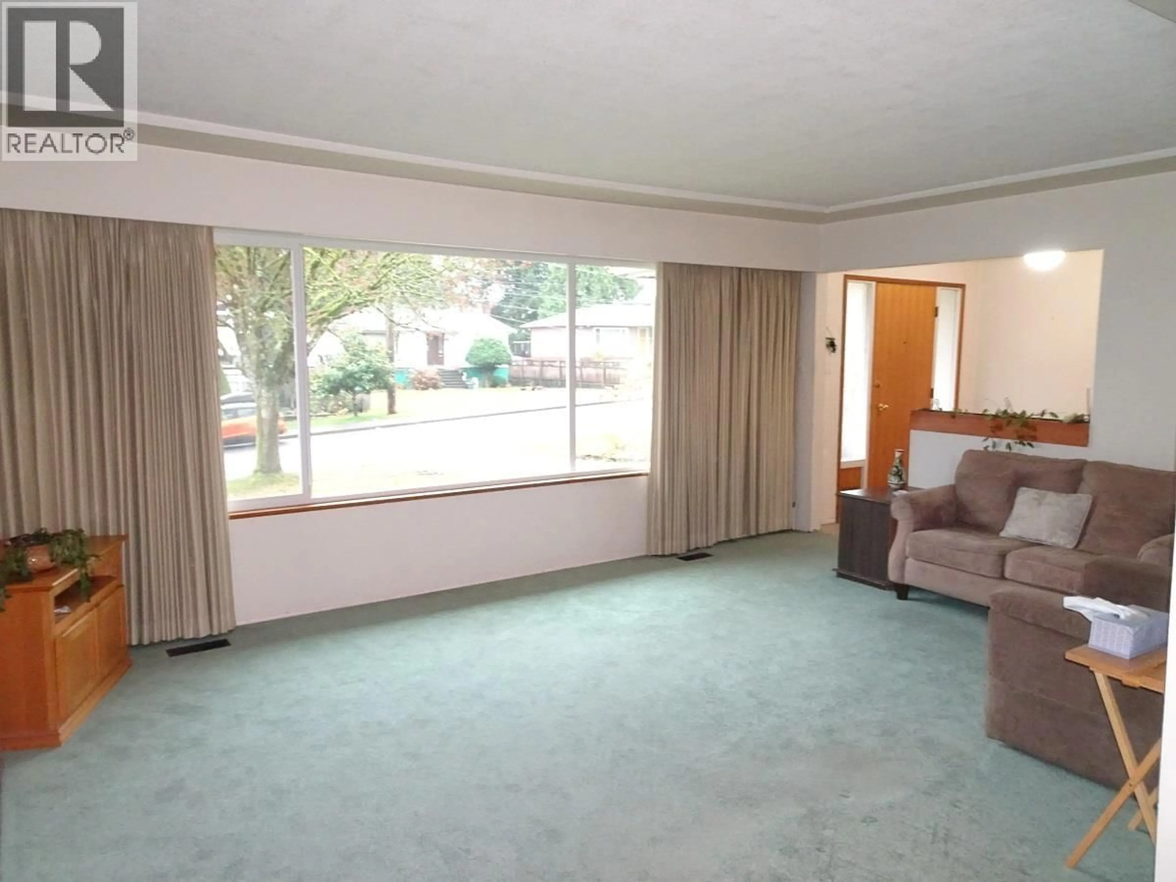 A pic of a room for 6229 DENBIGH AVENUE, Burnaby British Columbia V5H3R6