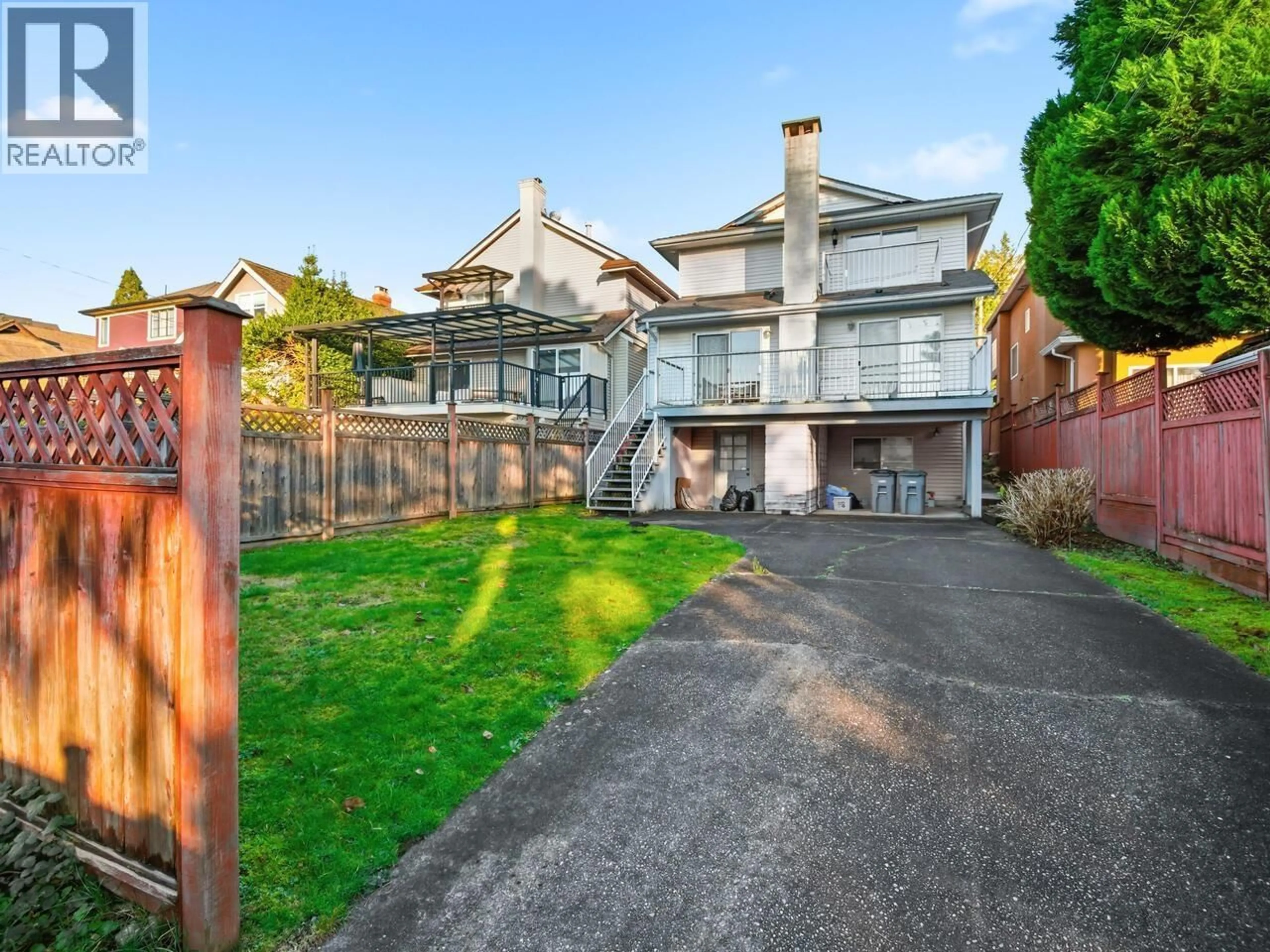A pic from outside/outdoor area/front of a property/back of a property/a pic from drone, street for 7475 WEST BOULEVARD, Vancouver British Columbia V6P5S2