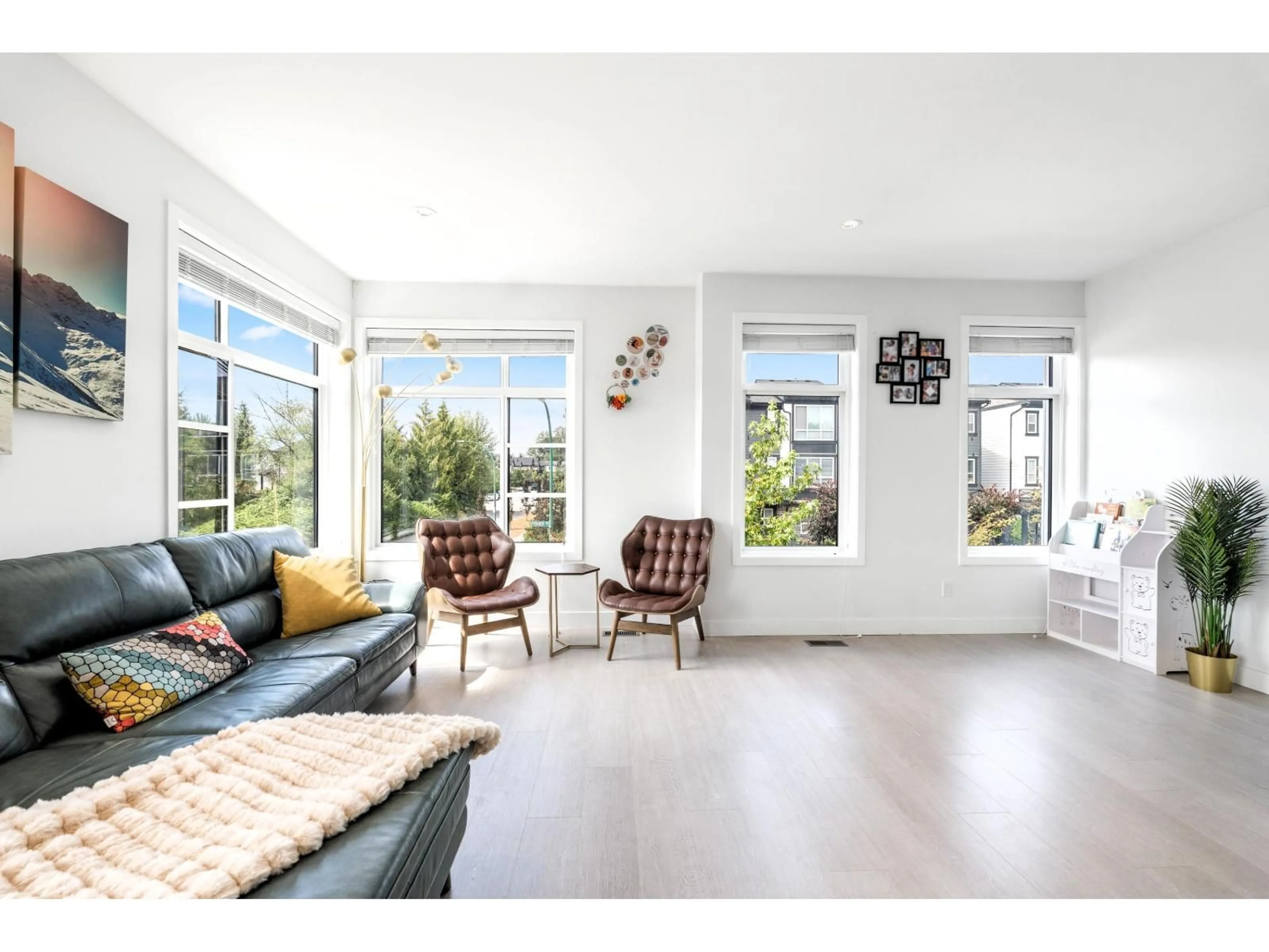 Living room with furniture, unknown for 52 - 7127 193A STREET, Surrey British Columbia V4N6V9