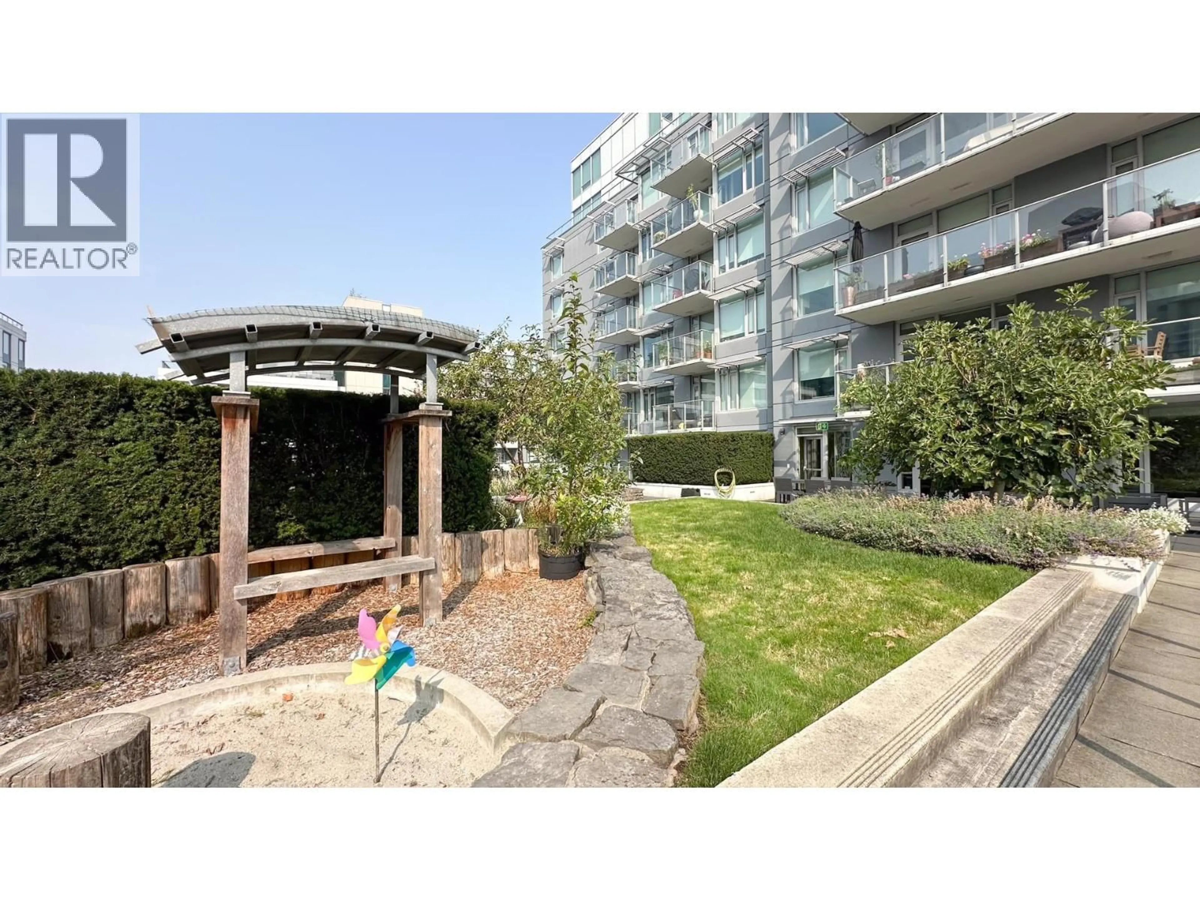 Patio, unknown for 515 - 1661 QUEBEC STREET, Vancouver British Columbia V6A0H2