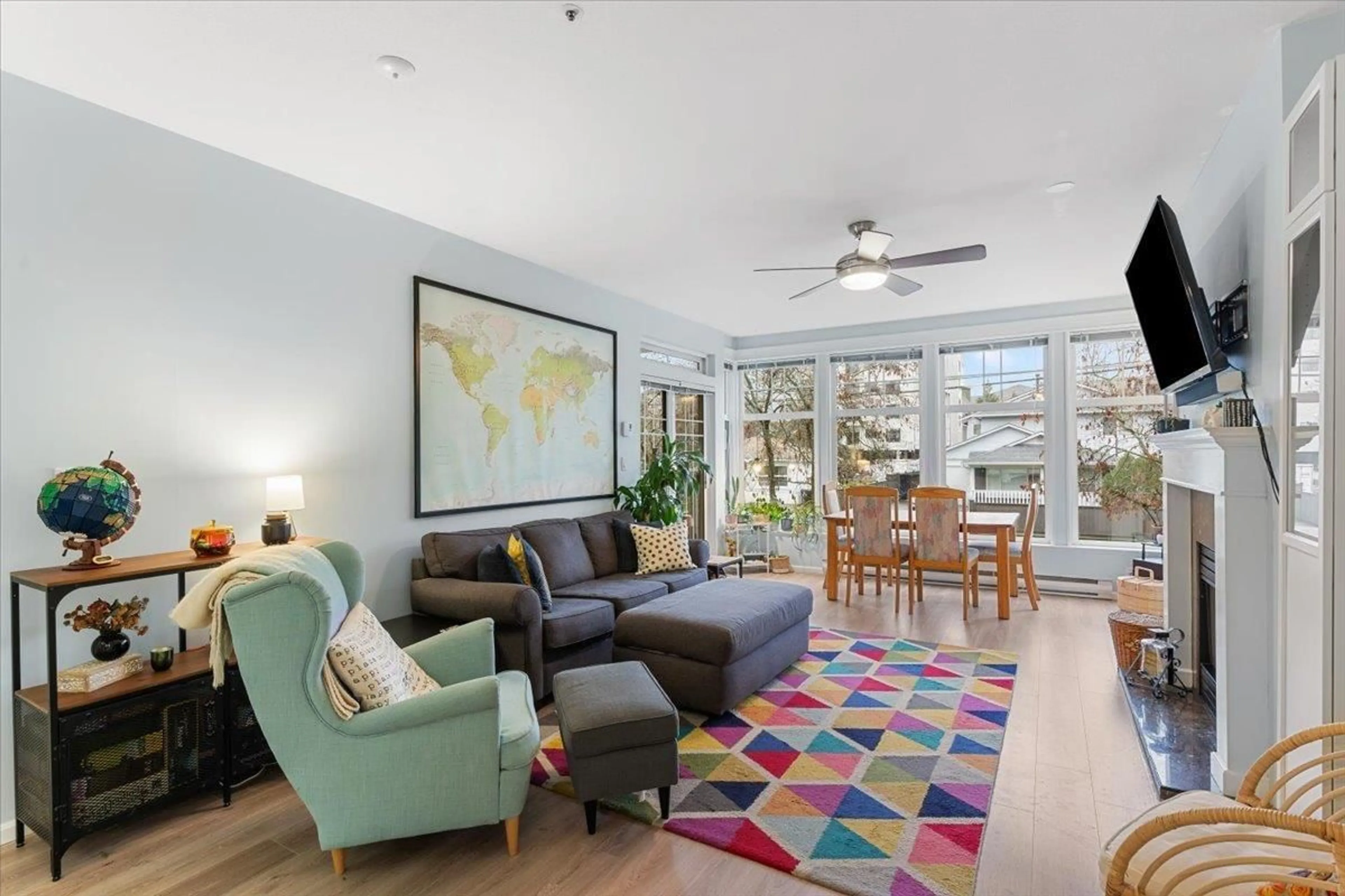 Living room with furniture, unknown for 102 - 20228 54TH AVENUE, Langley British Columbia V3A3W3