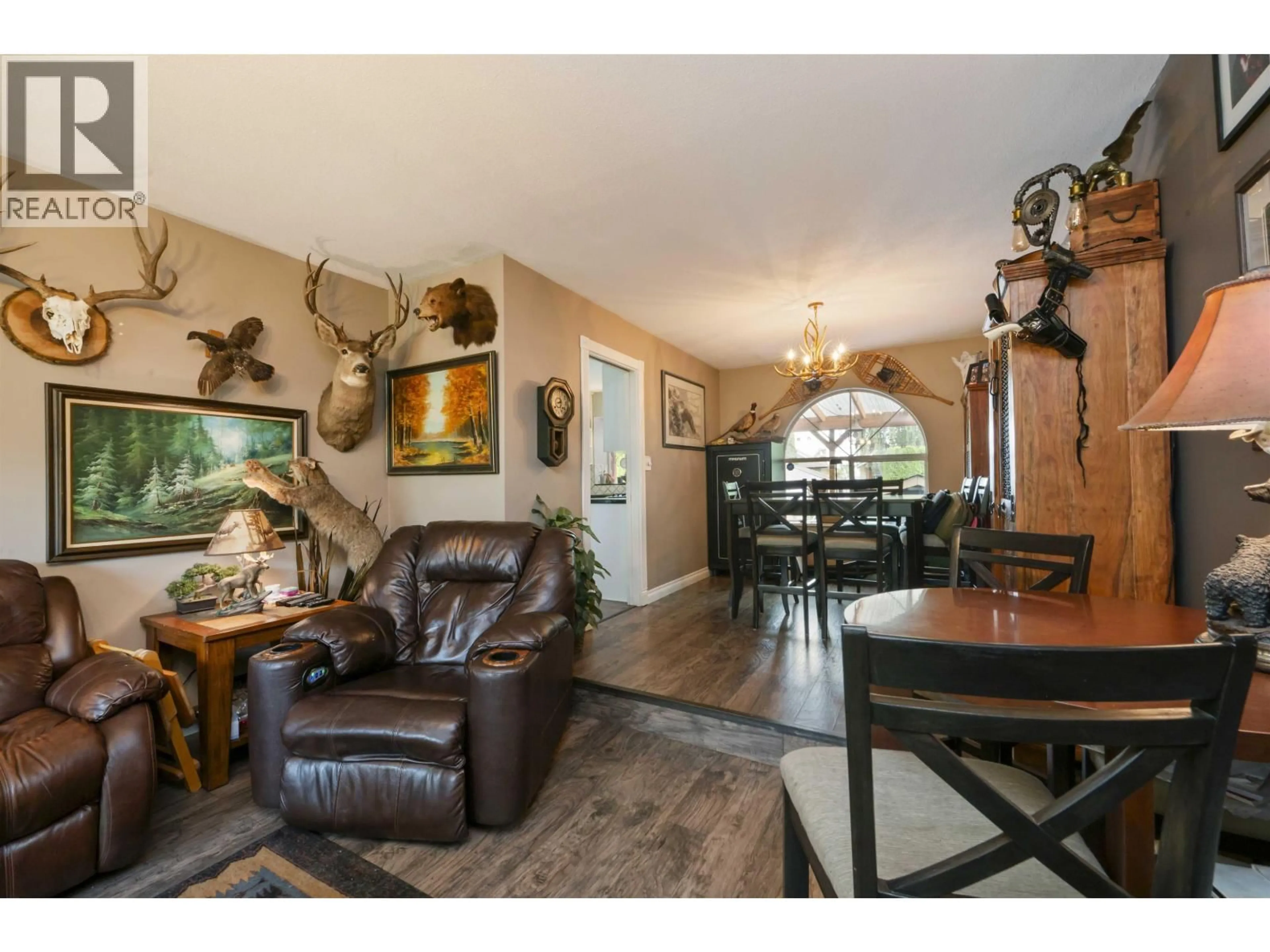 Dining room, wood/laminate floor for 21469 126 AVENUE, Maple Ridge British Columbia V4R2H4