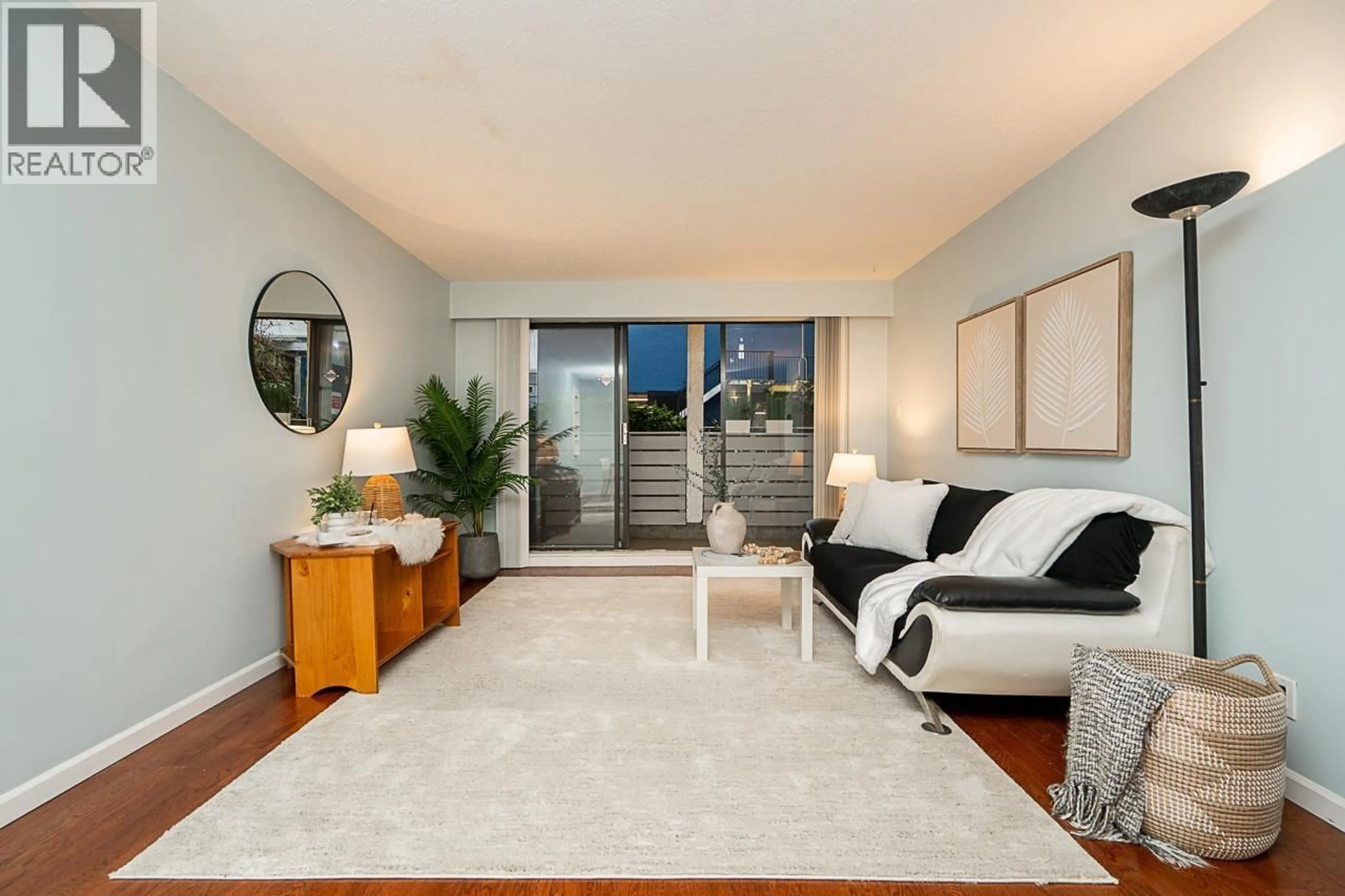 Living room with furniture, unknown for 114 - 1950 8TH AVENUE, Vancouver British Columbia V6J1W3