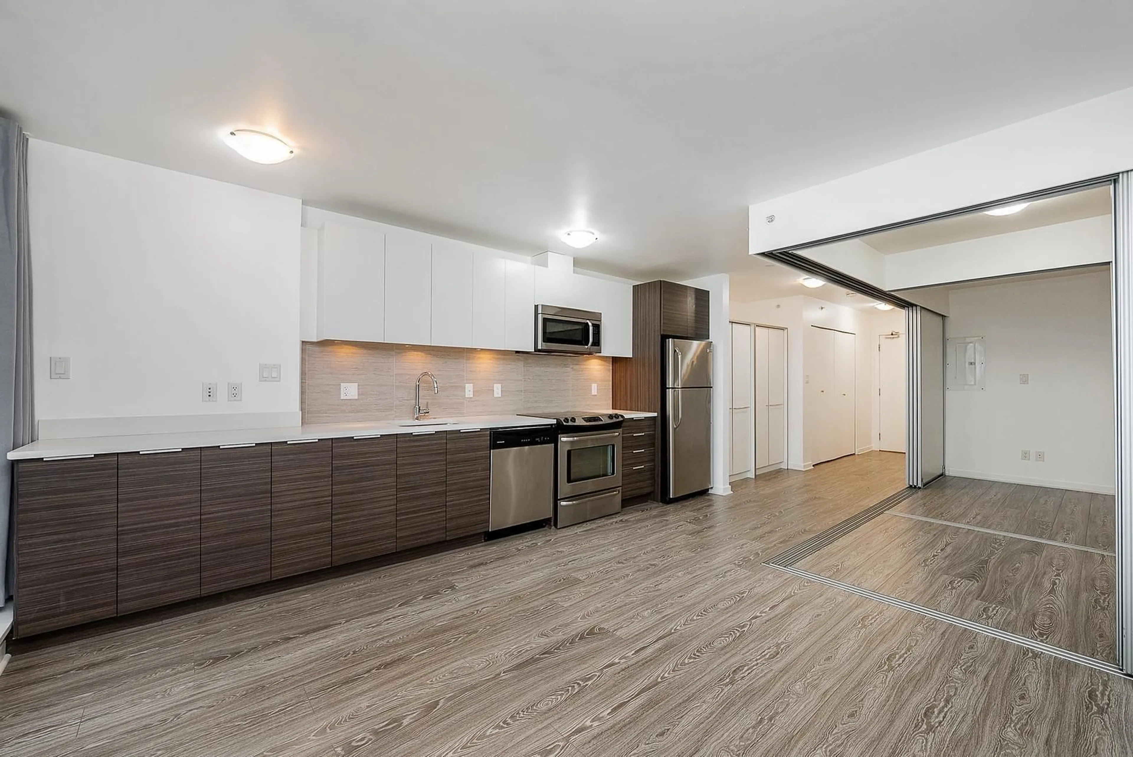 Open concept kitchen, unknown for 1206 - 13303 CENTRAL AVENUE, Surrey British Columbia V3T0K6