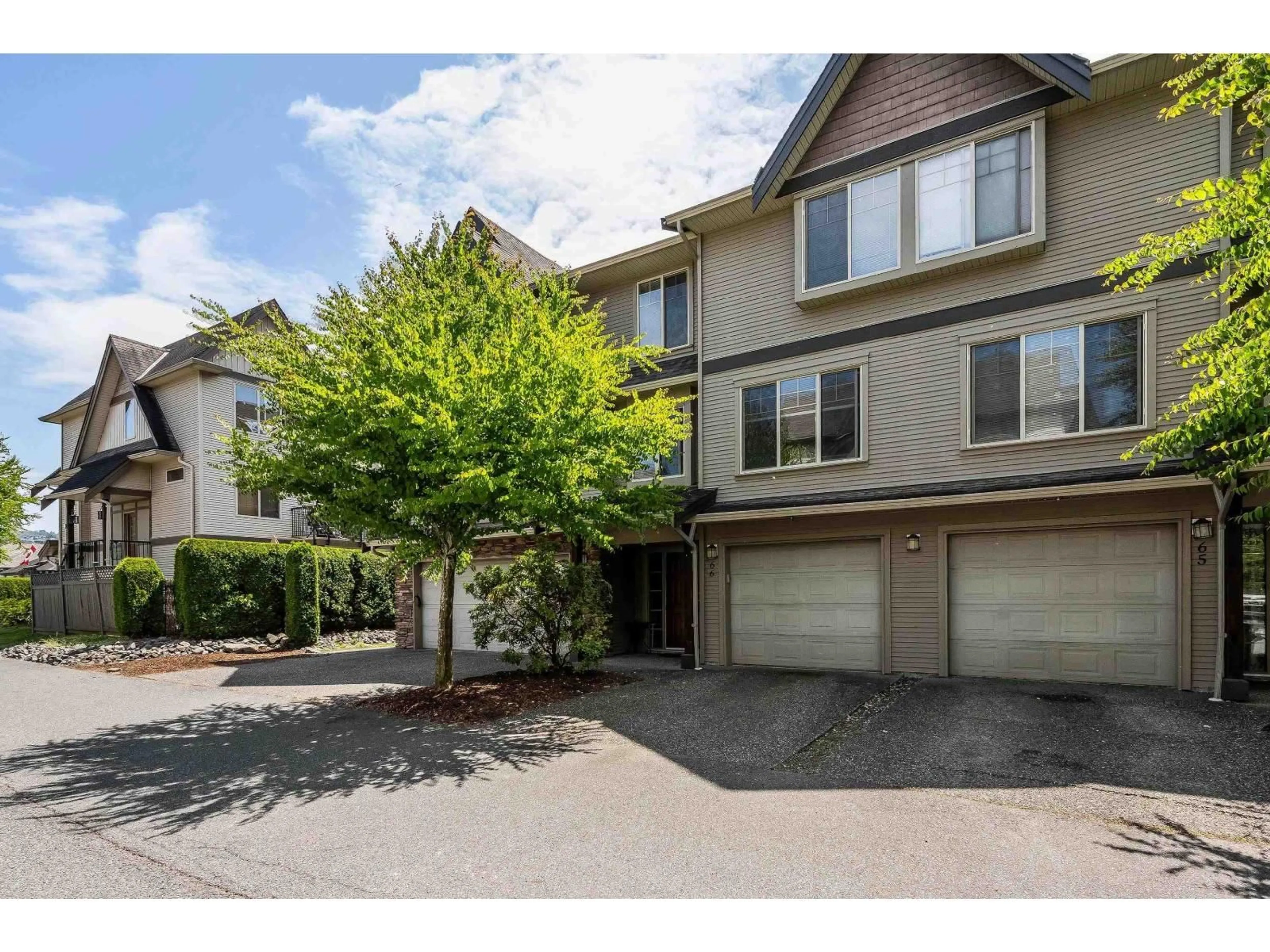 A pic from outside/outdoor area/front of a property/back of a property/a pic from drone, street for 66 - 5556 PEACH ROAD, Chilliwack British Columbia V2R5X4