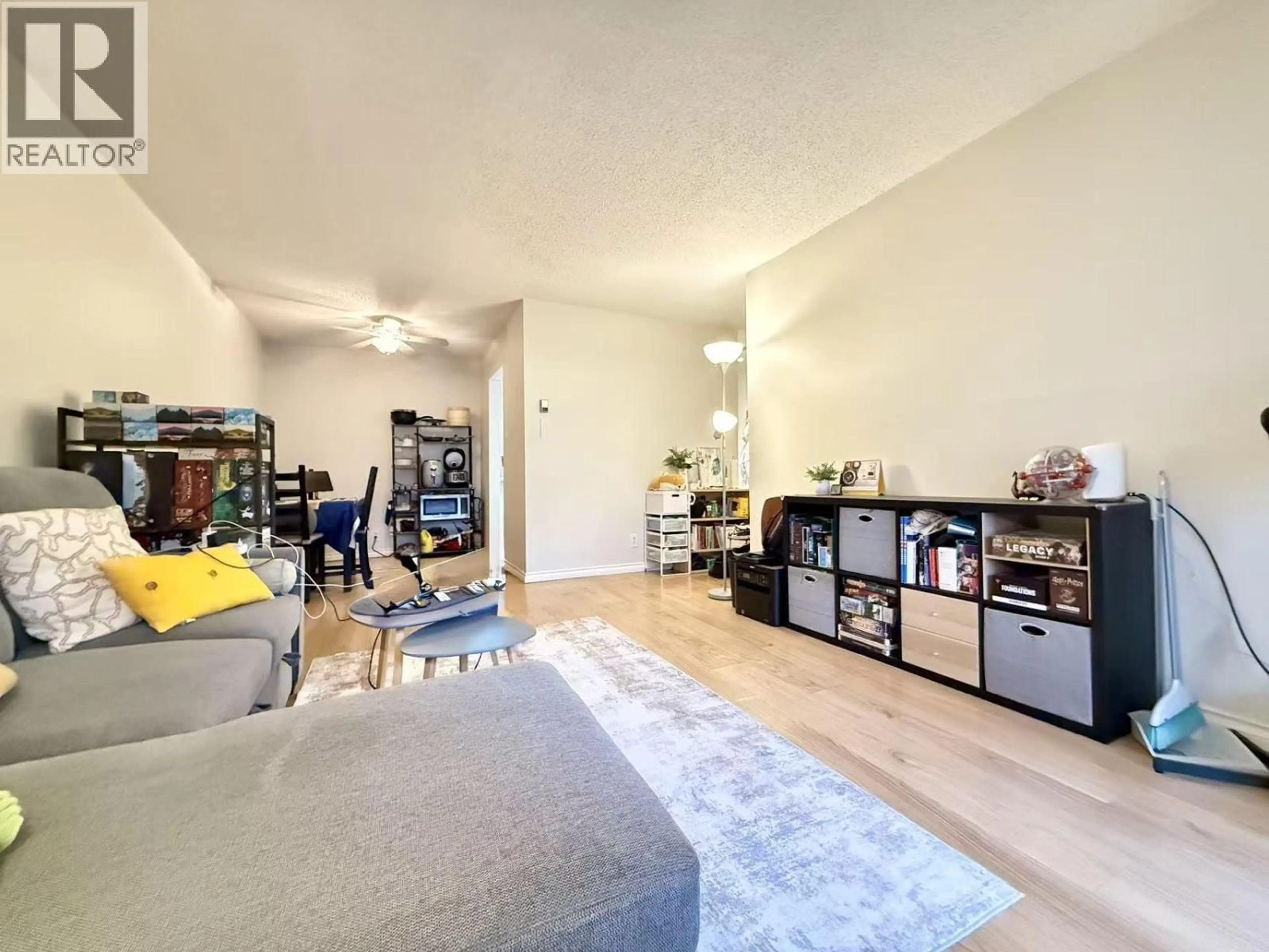 Living room with furniture, unknown for 105 - 8511 ACKROYD ROAD, Richmond British Columbia V6X3E7