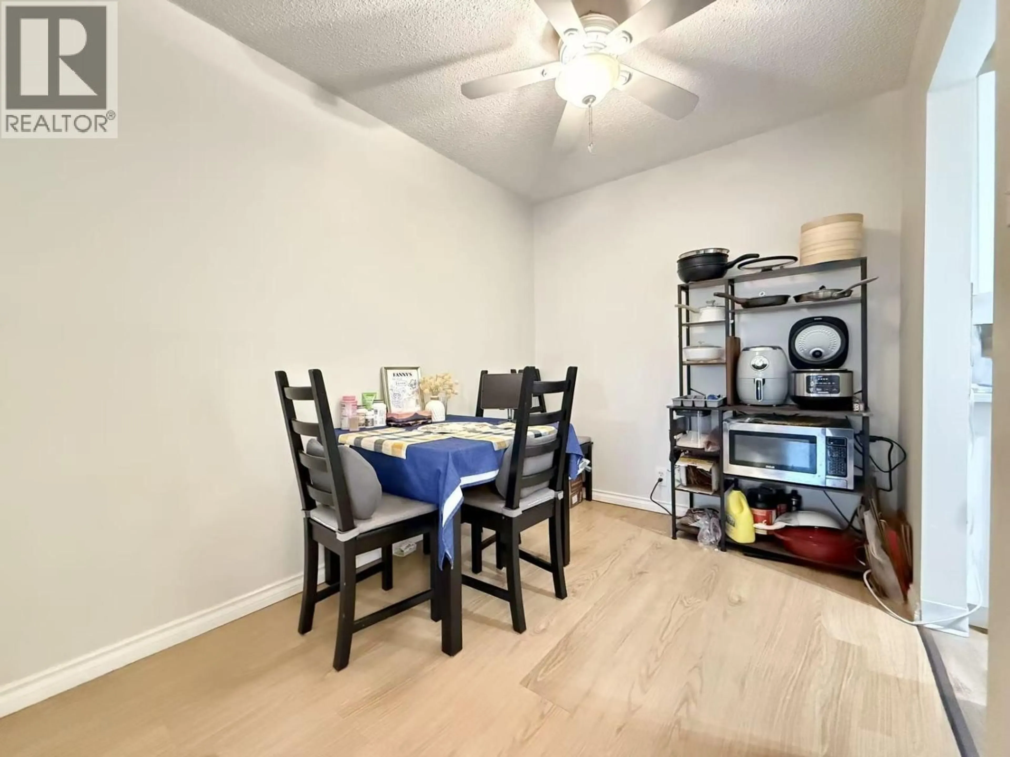 A pic of a room for 105 - 8511 ACKROYD ROAD, Richmond British Columbia V6X3E7