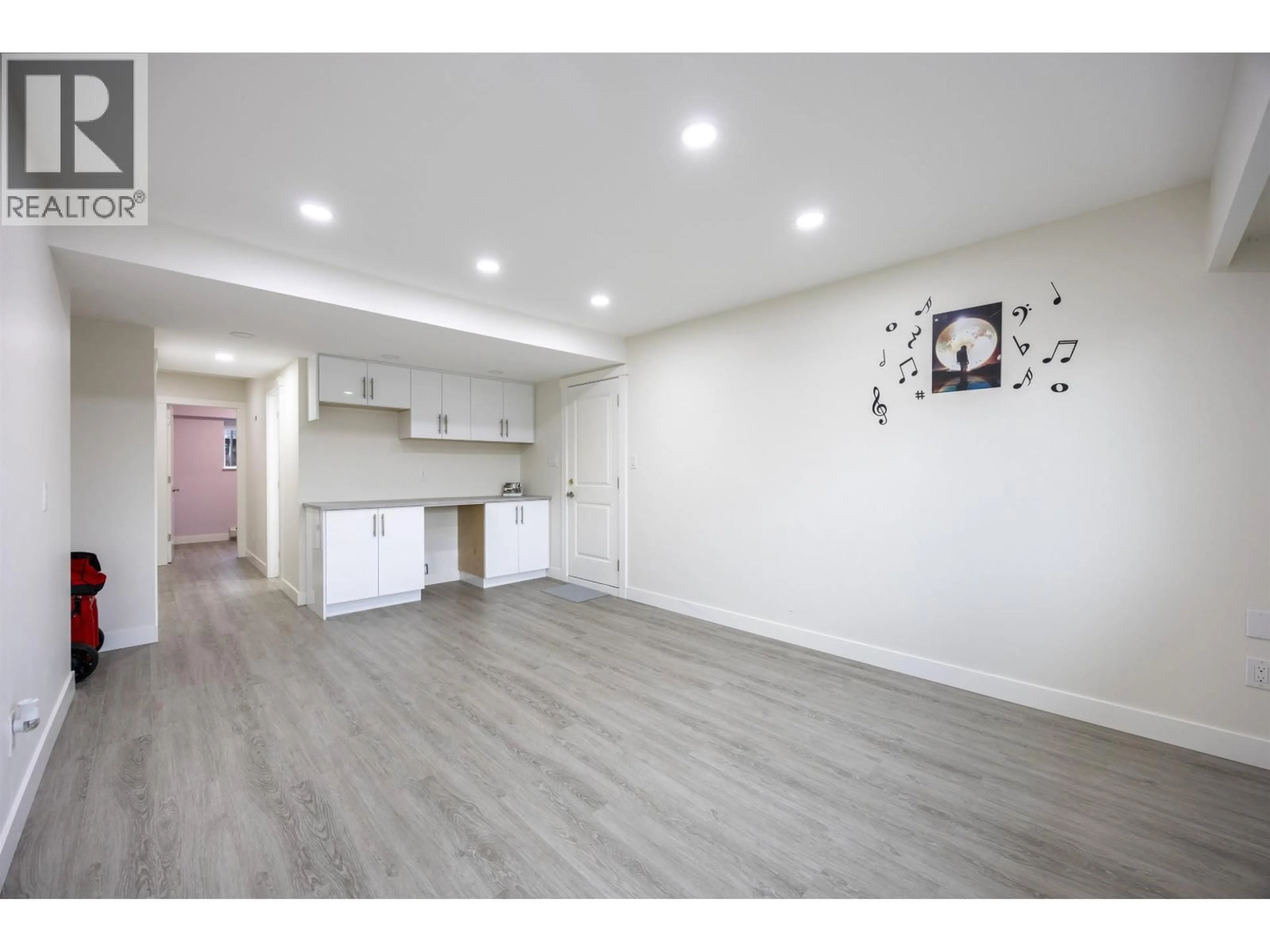 A pic of a room for 3881 NAPIER STREET, Burnaby British Columbia V5C3E6