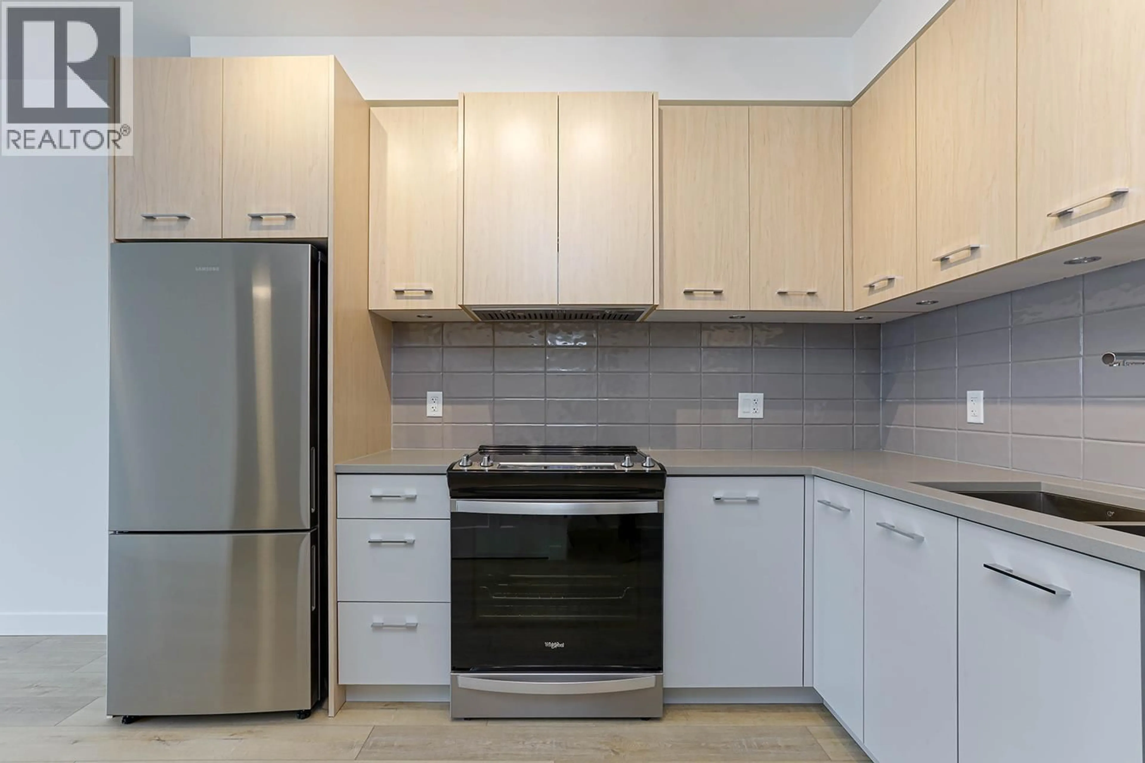 Standard kitchen, unknown for 411 - 4933 CLARENDON STREET, Vancouver British Columbia V5R0J6