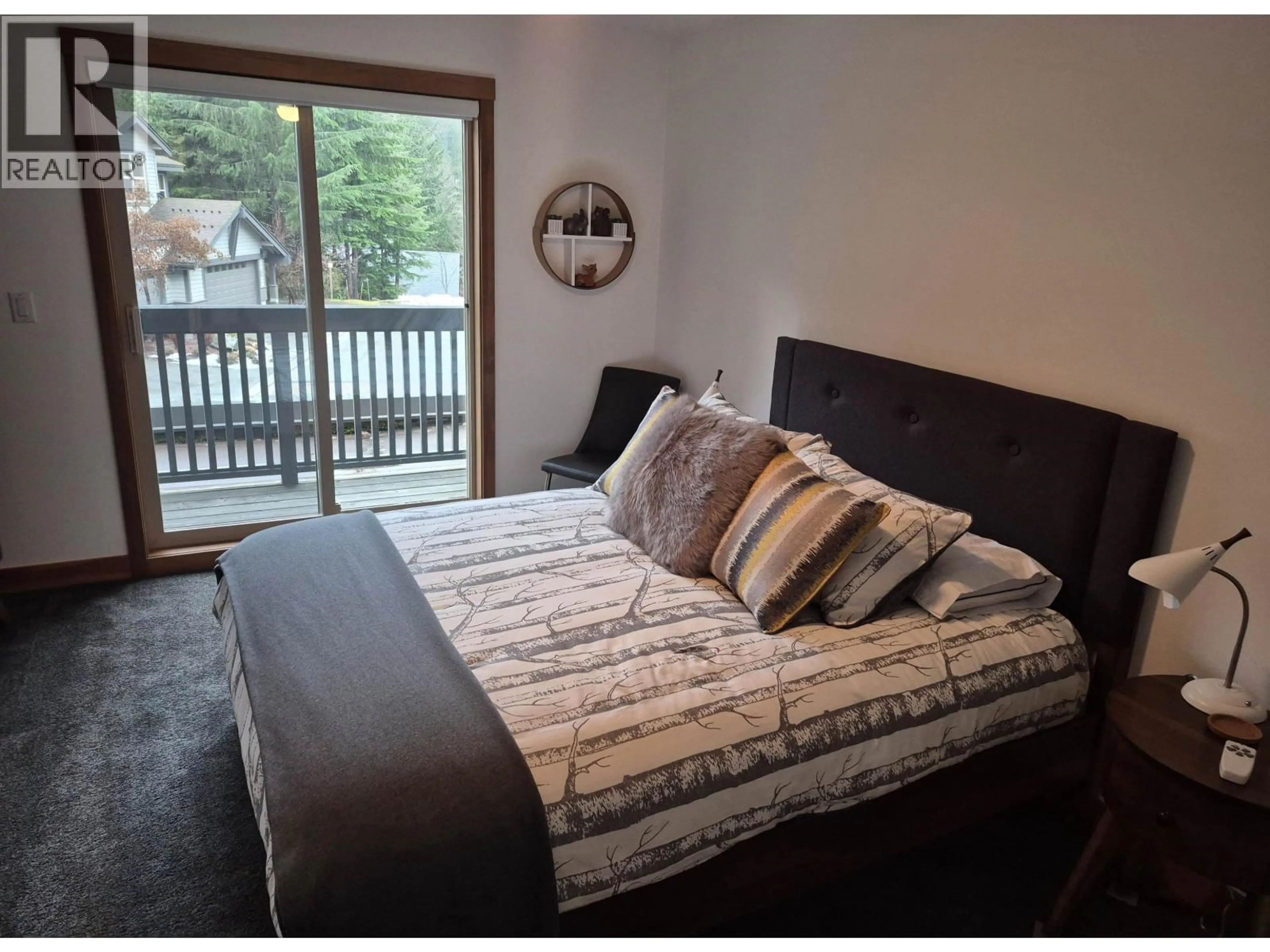 Bedroom with bed, wood/laminate floor for 17 - 1530 TYNEBRIDGE LANE, Whistler British Columbia V8E0L3