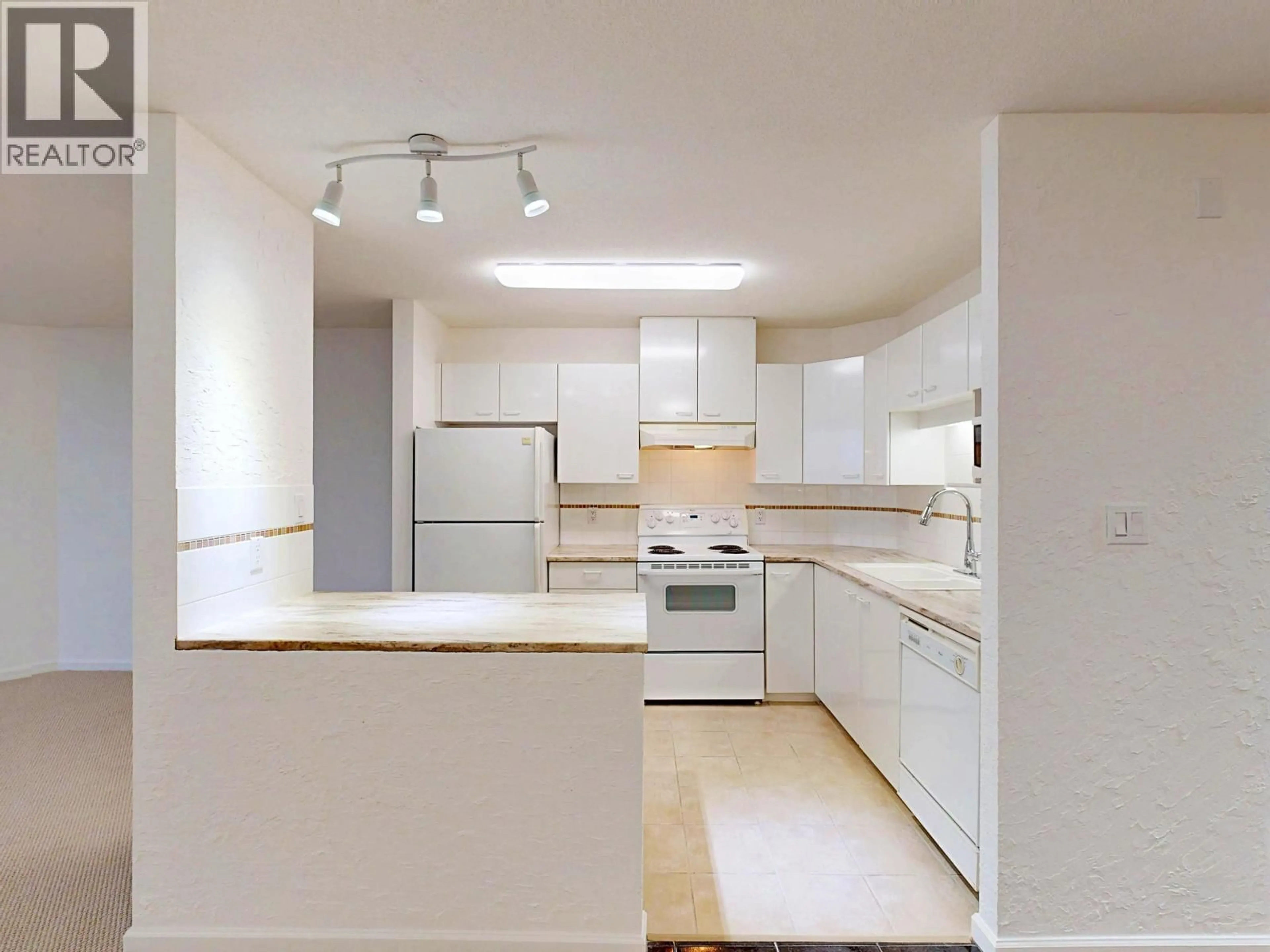 Standard kitchen, unknown for 1607 - 4425 HALIFAX STREET, Burnaby British Columbia V5C6P2