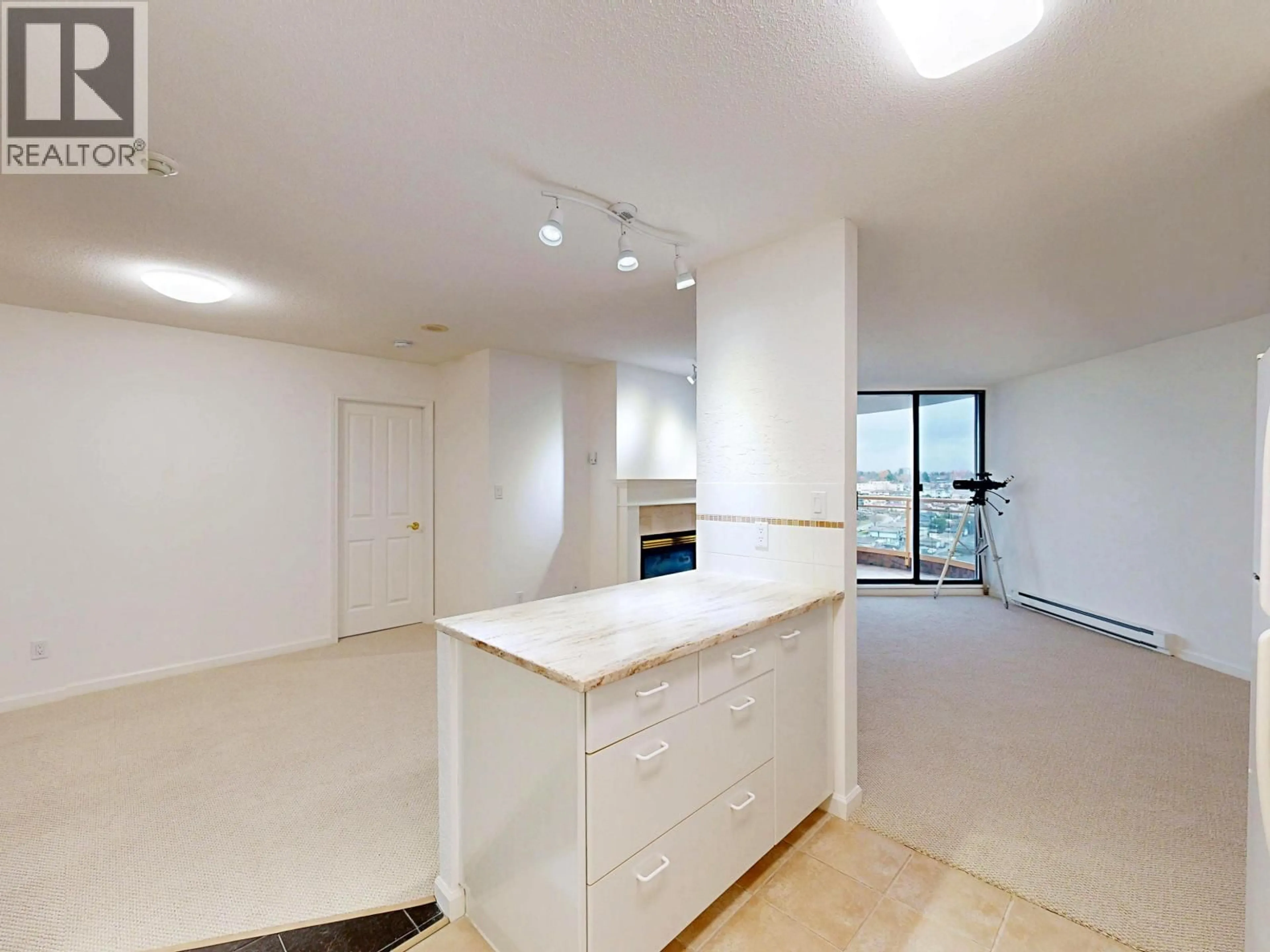 Standard kitchen, unknown for 1607 - 4425 HALIFAX STREET, Burnaby British Columbia V5C6P2