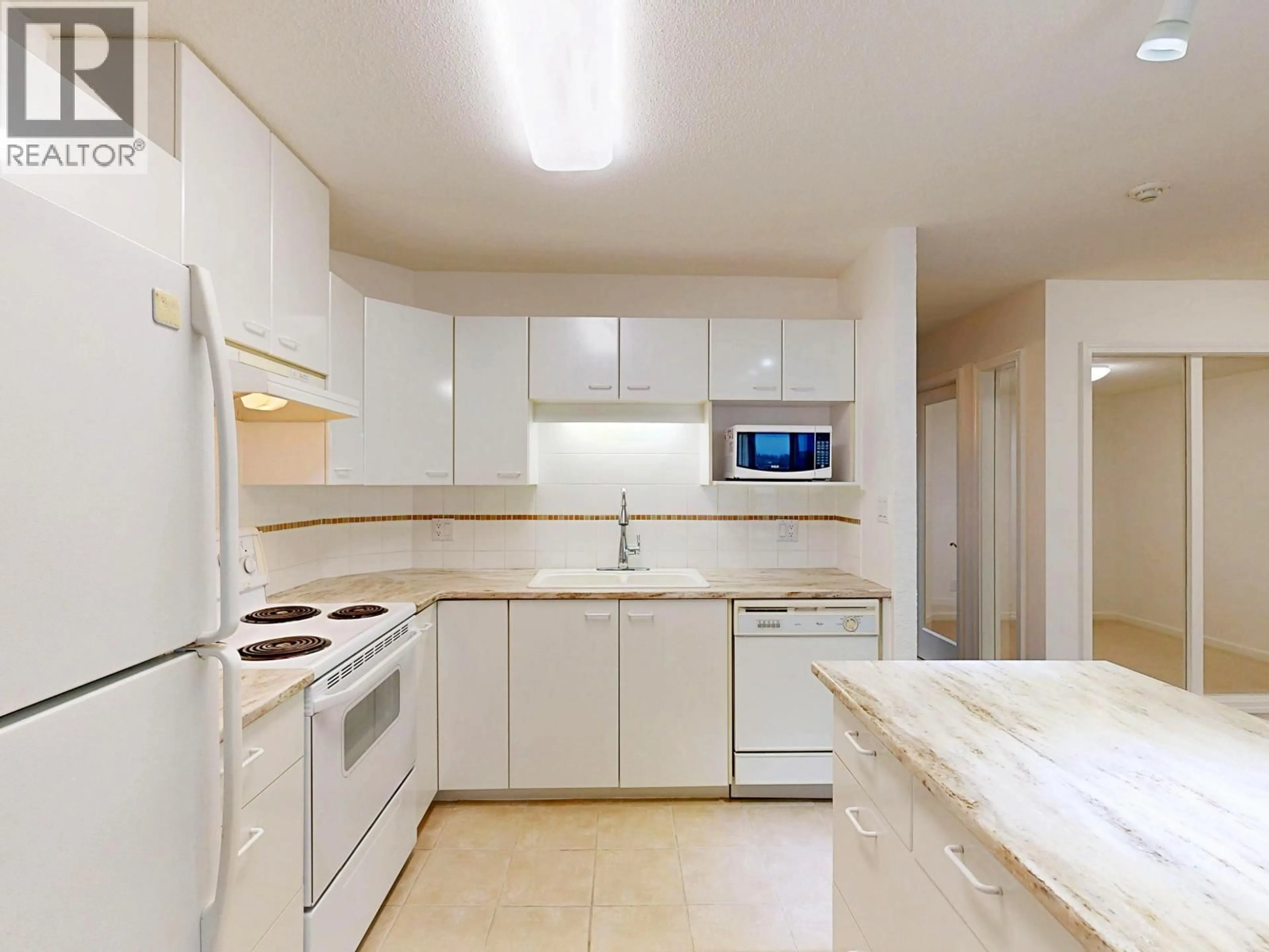 Standard kitchen, ceramic/tile floor for 1607 - 4425 HALIFAX STREET, Burnaby British Columbia V5C6P2