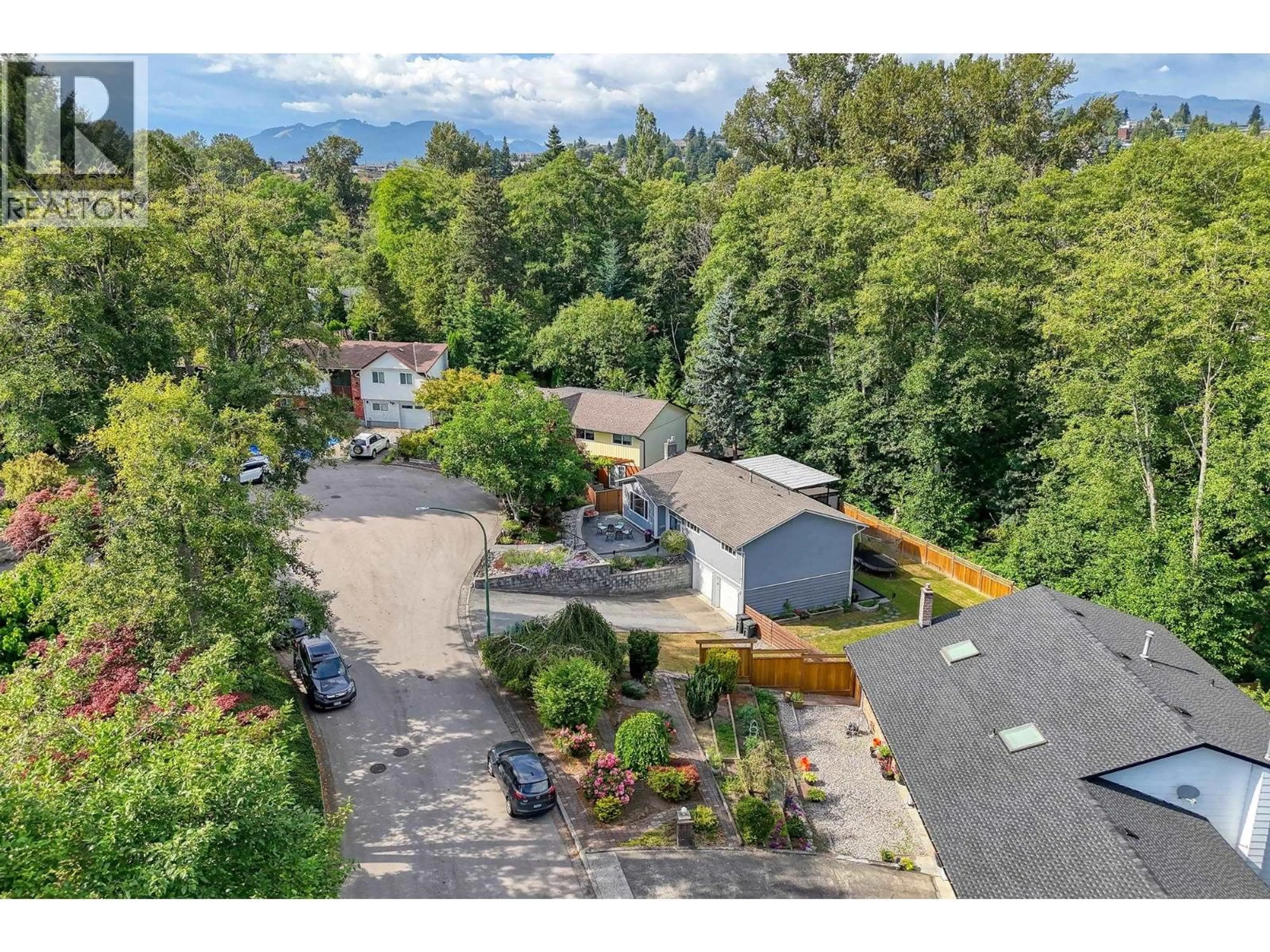 A pic from outside/outdoor area/front of a property/back of a property/a pic from drone, mountain view for 1340 LORILAWN COURT, Burnaby British Columbia V5B3N5