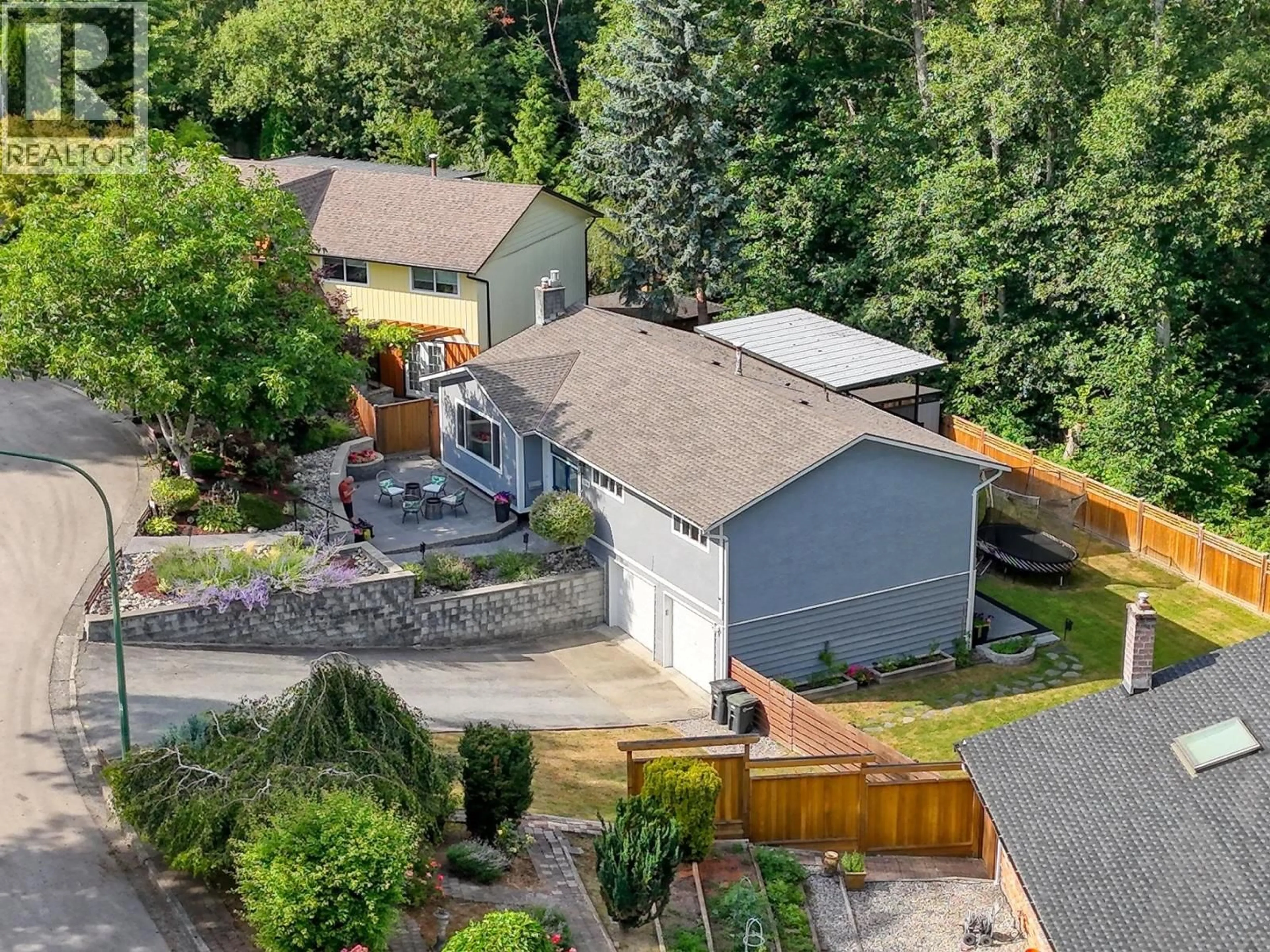 A pic from outside/outdoor area/front of a property/back of a property/a pic from drone, mountain view for 1340 LORILAWN COURT, Burnaby British Columbia V5B3N5