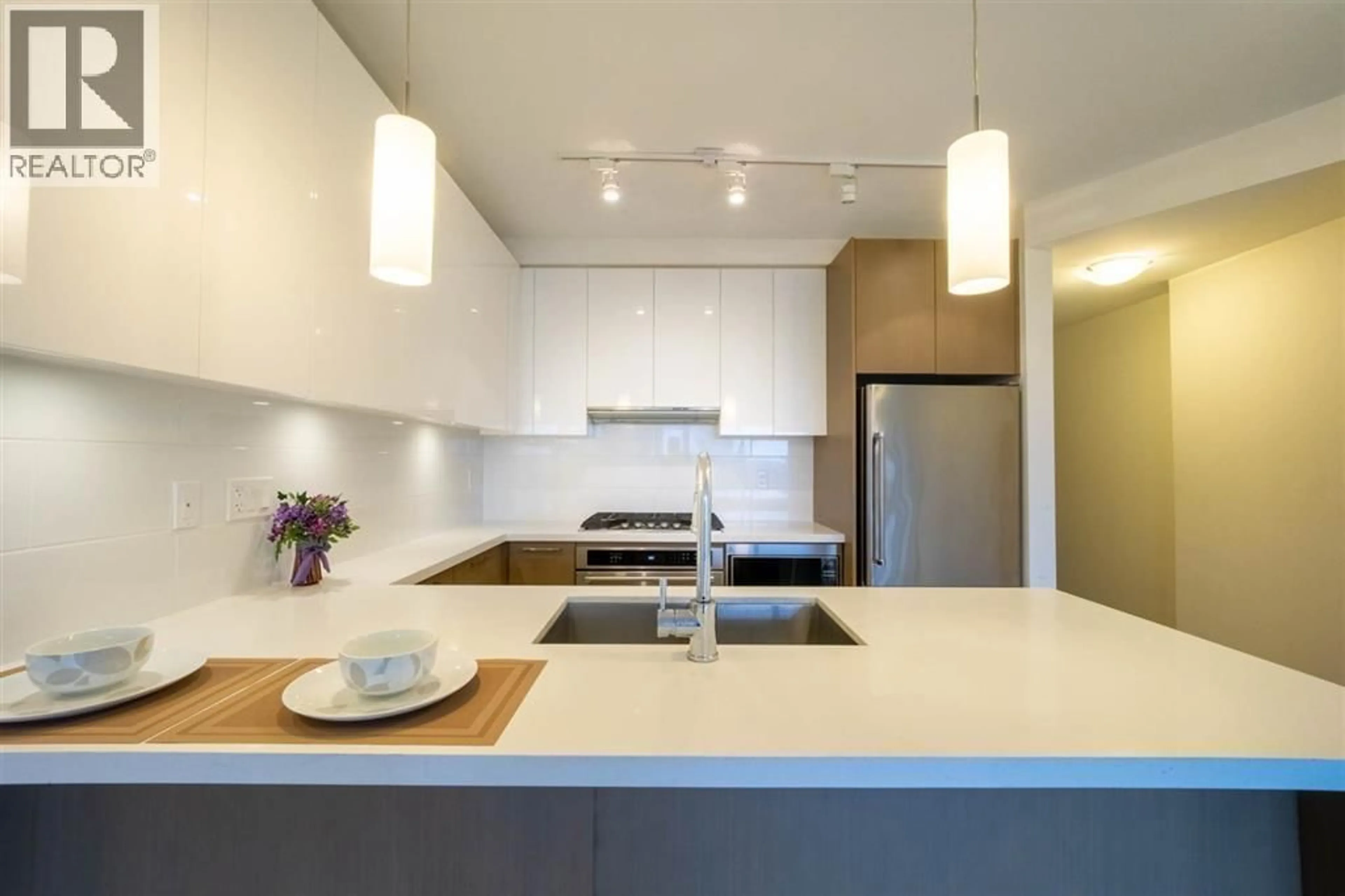 Contemporary kitchen, unknown for 1905 - 3080 LINCOLN AVENUE, Coquitlam British Columbia V3B0L9