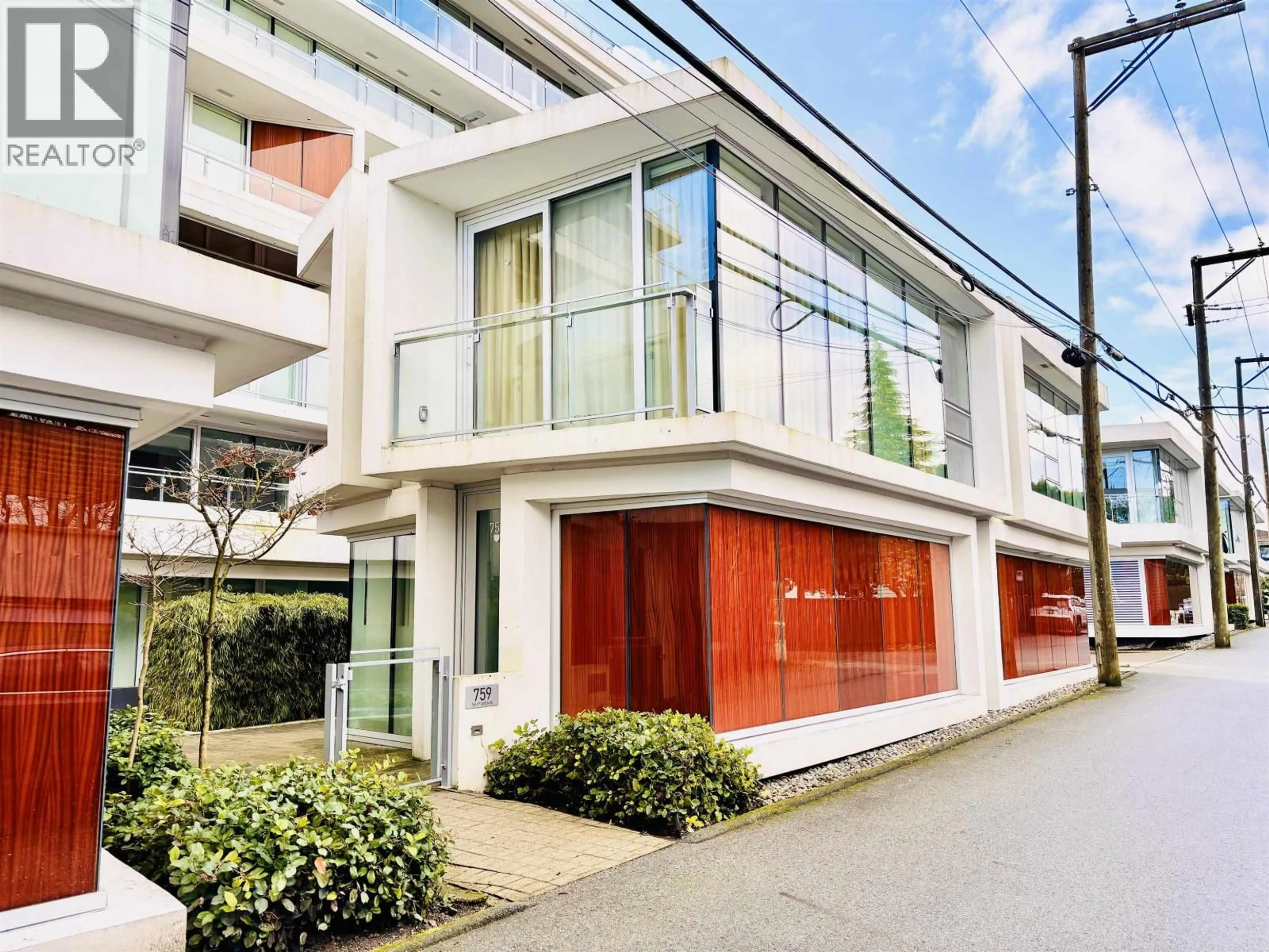 Indoor foyer for 759 41ST AVENUE, Vancouver British Columbia V5Z3M7