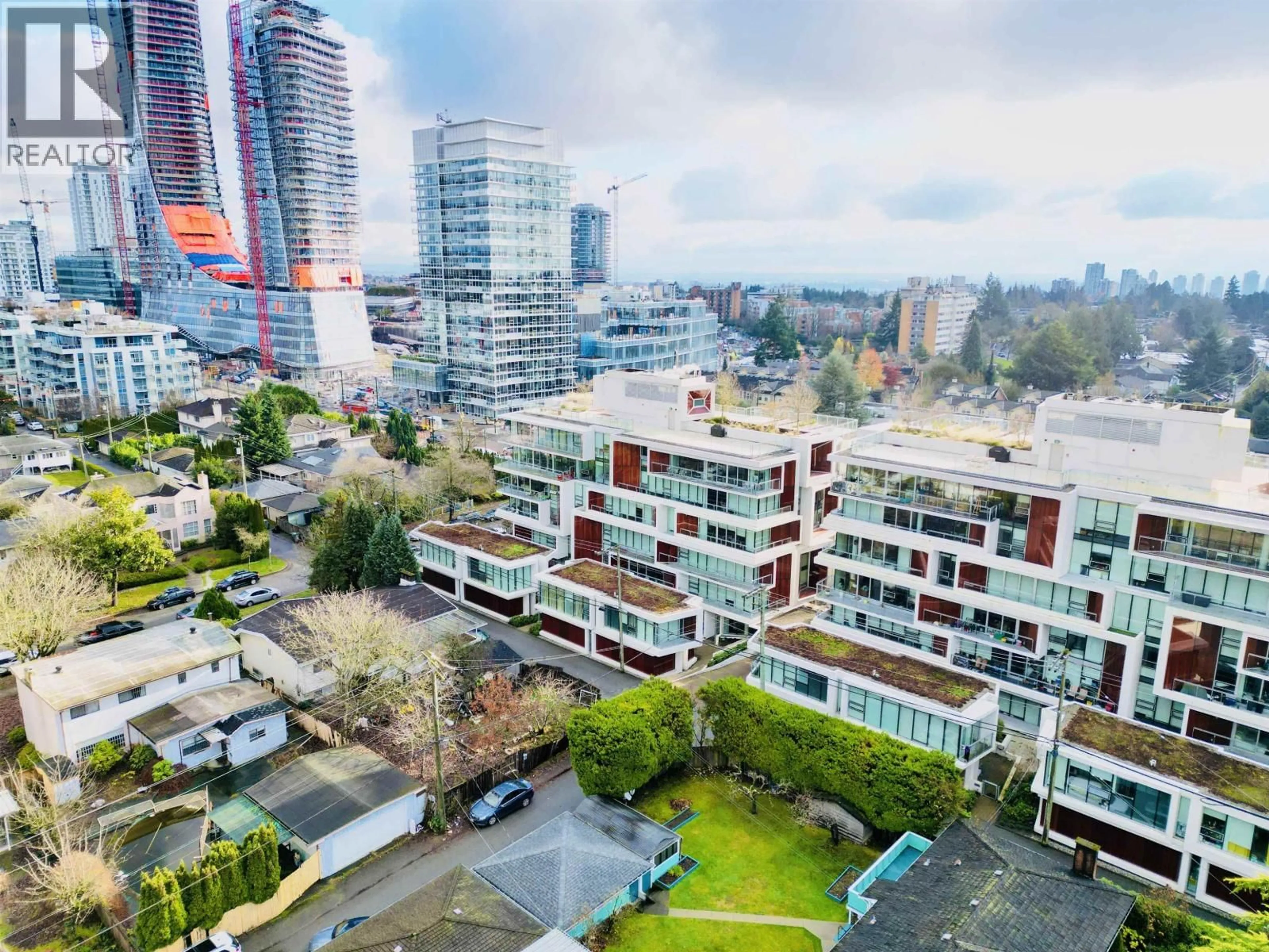 A pic from outside/outdoor area/front of a property/back of a property/a pic from drone, city buildings view from balcony for 759 41ST AVENUE, Vancouver British Columbia V5Z3M7