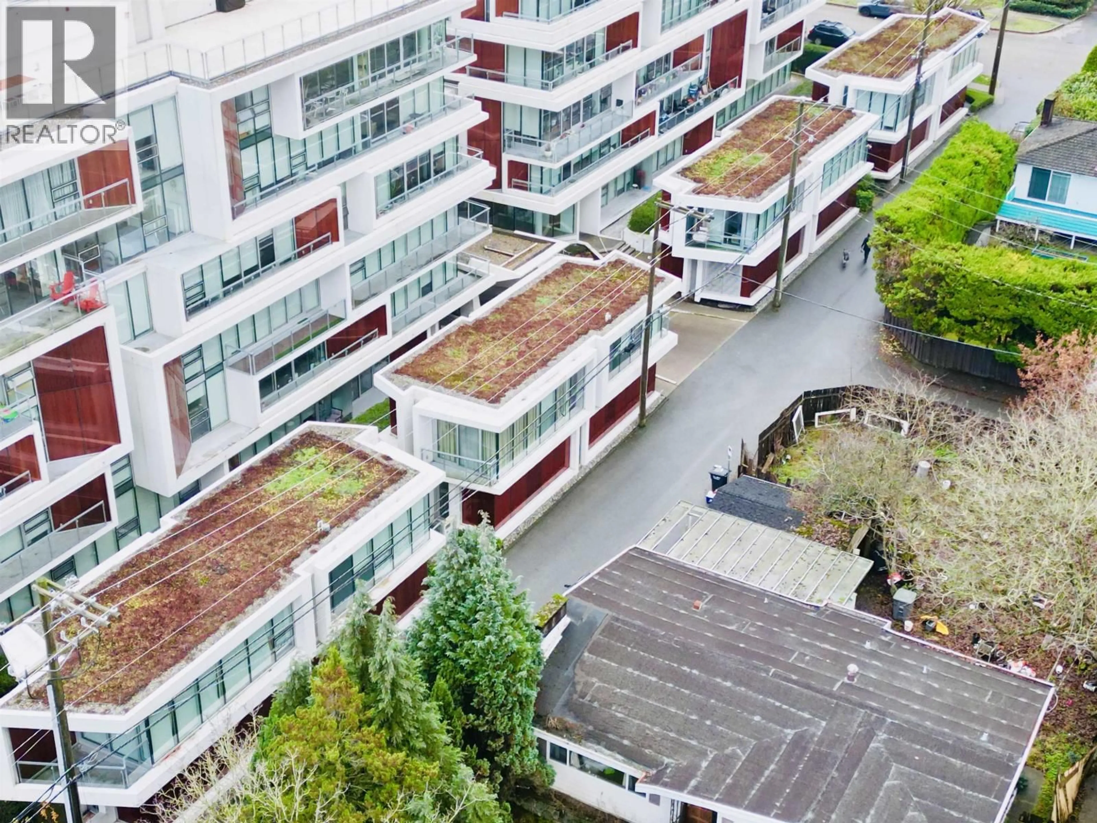 A pic from outside/outdoor area/front of a property/back of a property/a pic from drone, city buildings view from balcony for 759 41ST AVENUE, Vancouver British Columbia V5Z3M7
