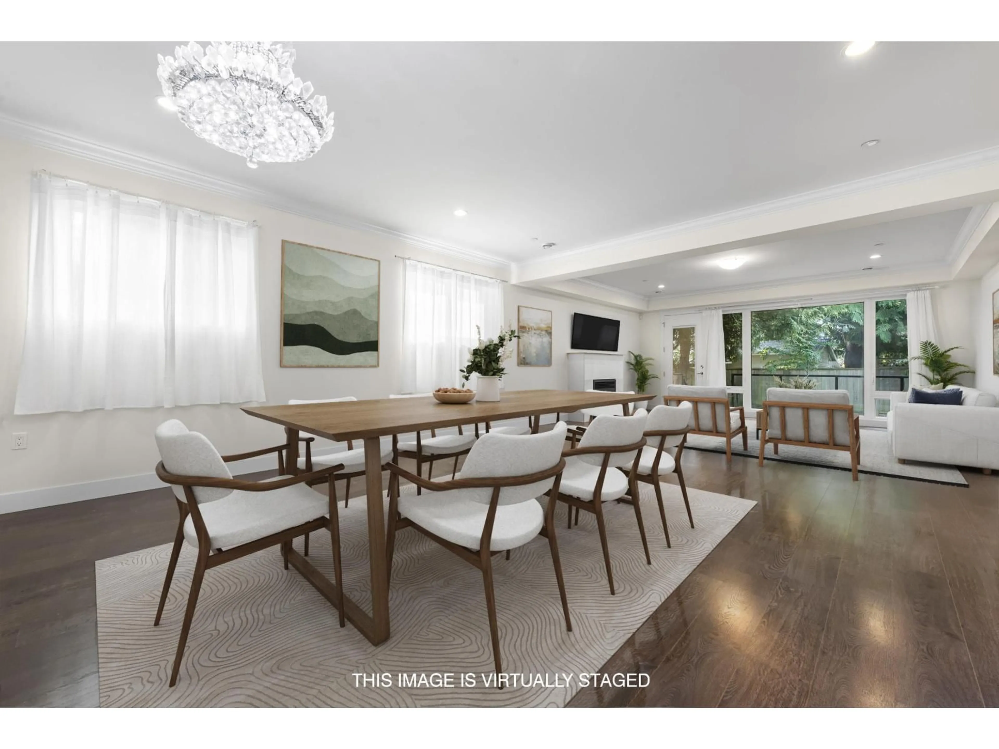 Dining room, wood/laminate floor for 13766 NORTH BLUFF ROAD, White Rock British Columbia V4B3B9