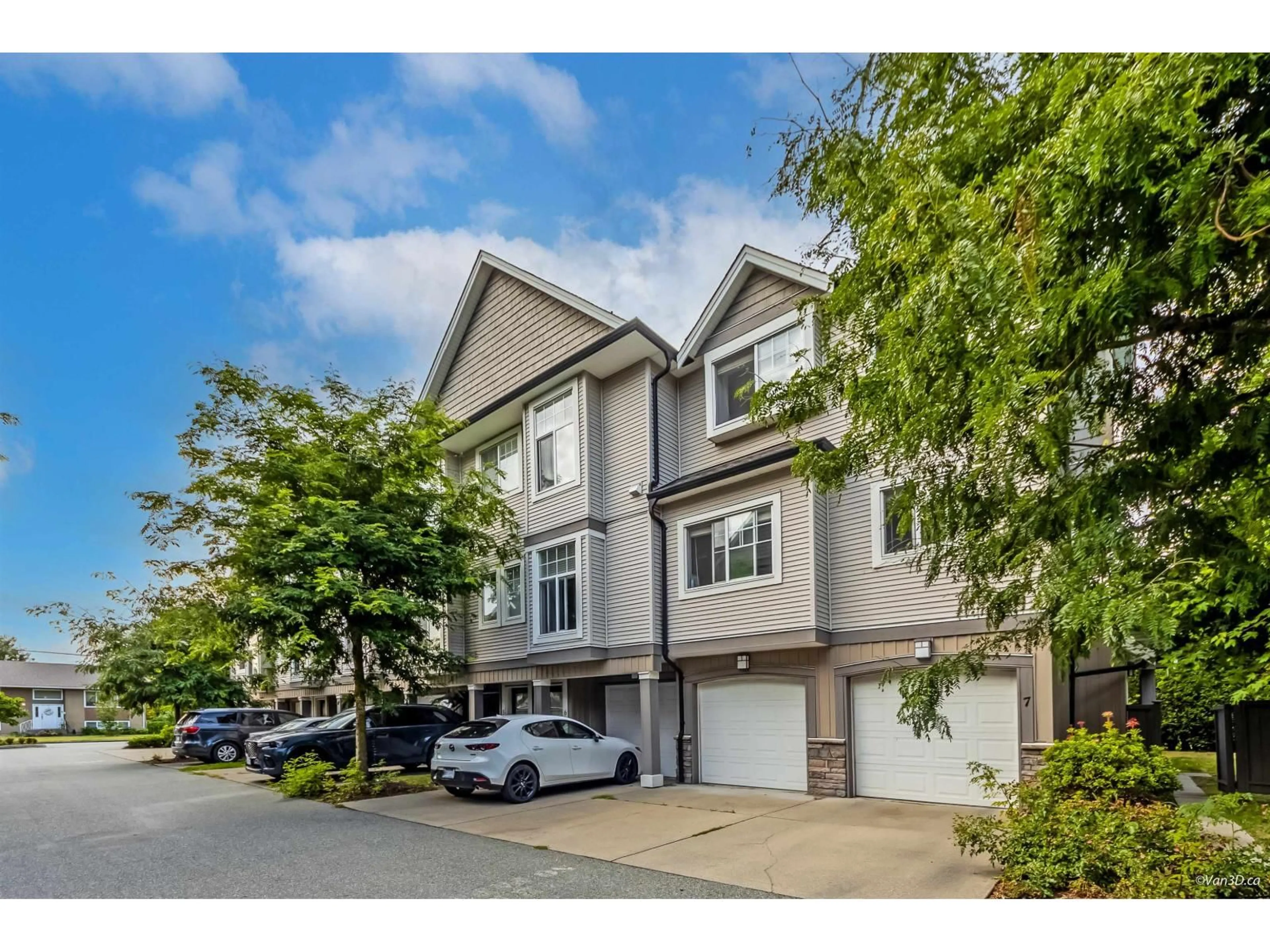 A pic from outside/outdoor area/front of a property/back of a property/a pic from drone, street for 7 - 9140 HAZEL STREET, Chilliwack British Columbia V2P0C2