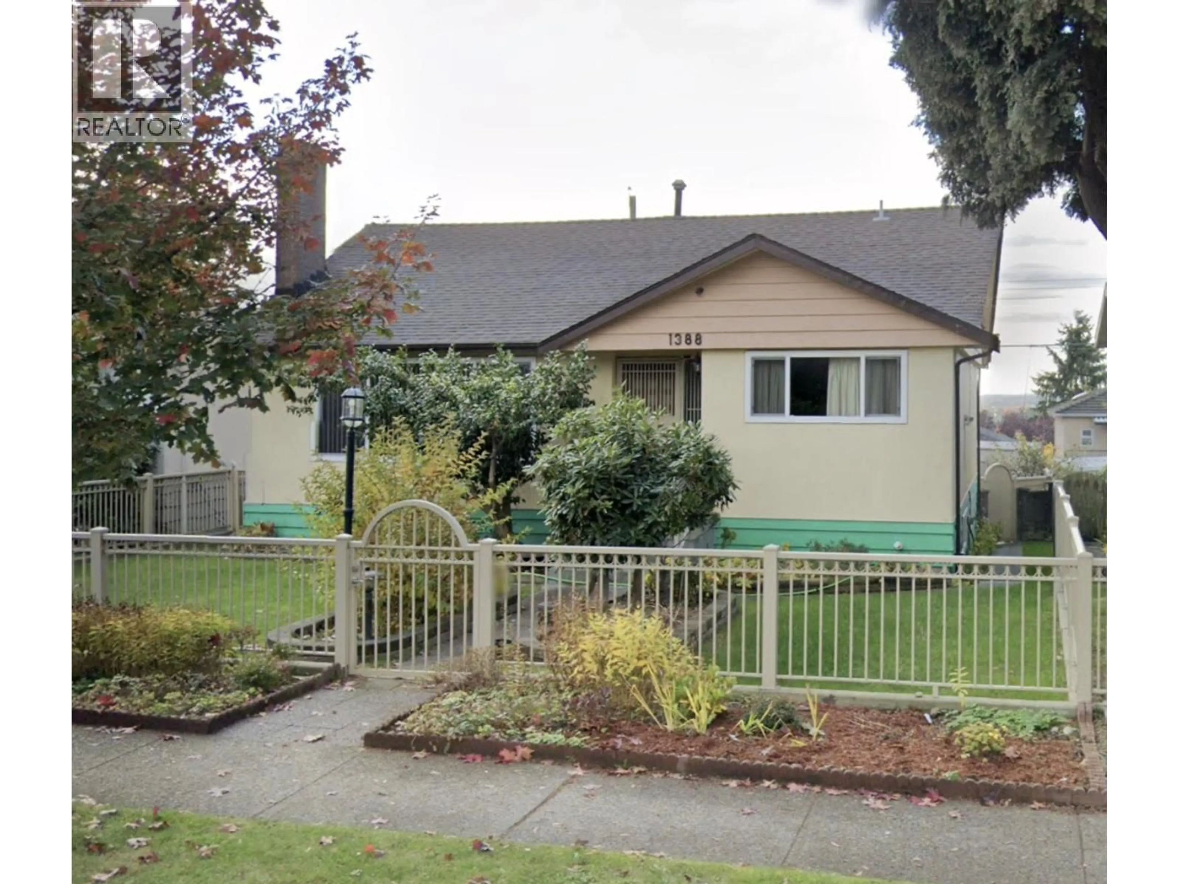 A pic from outside/outdoor area/front of a property/back of a property/a pic from drone, street for 1388 60TH AVENUE, Vancouver British Columbia V5X2A9