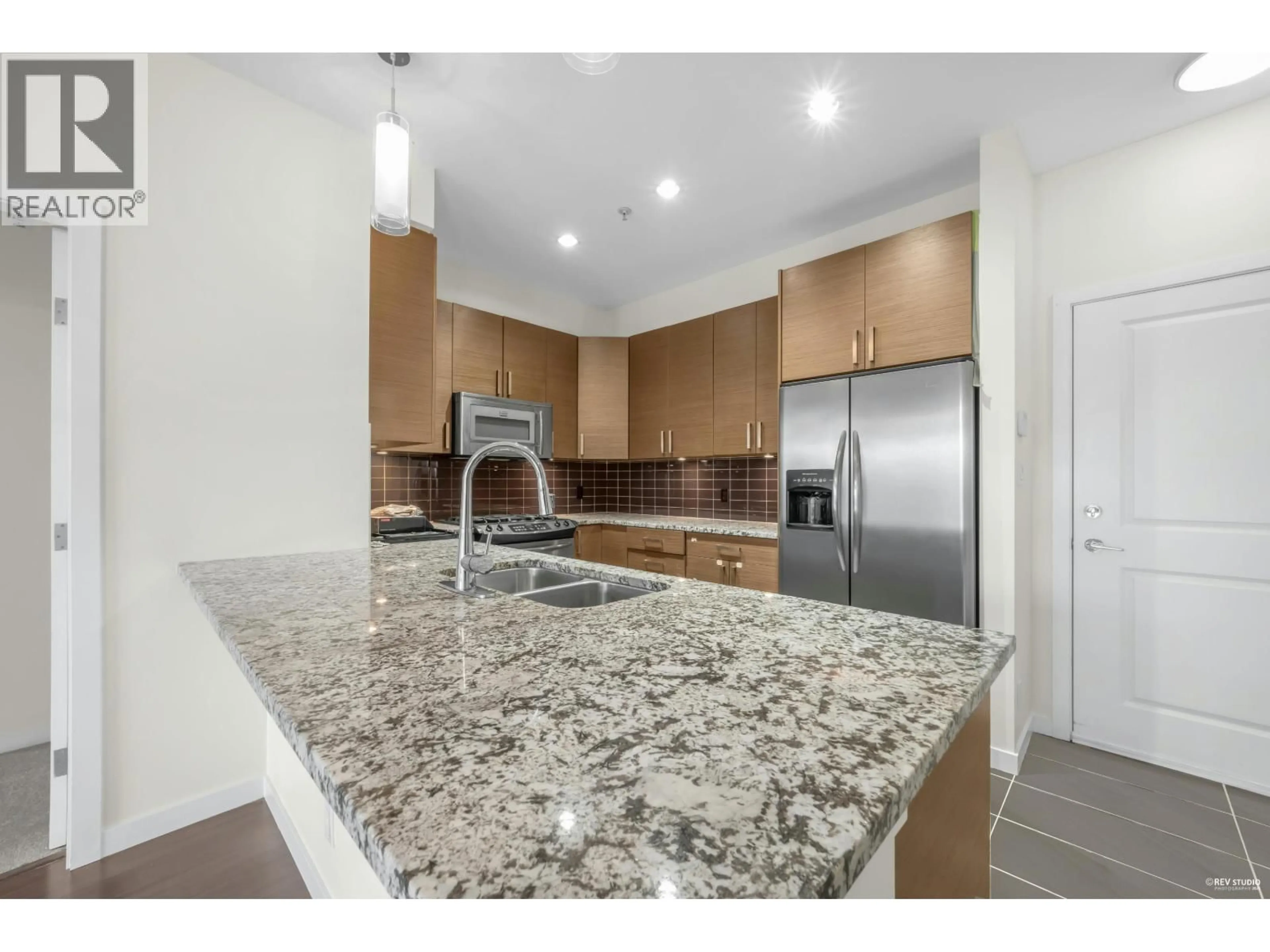 Open concept kitchen, unknown for 210 - 288 HAMPTON STREET, New Westminster British Columbia V3M5L9