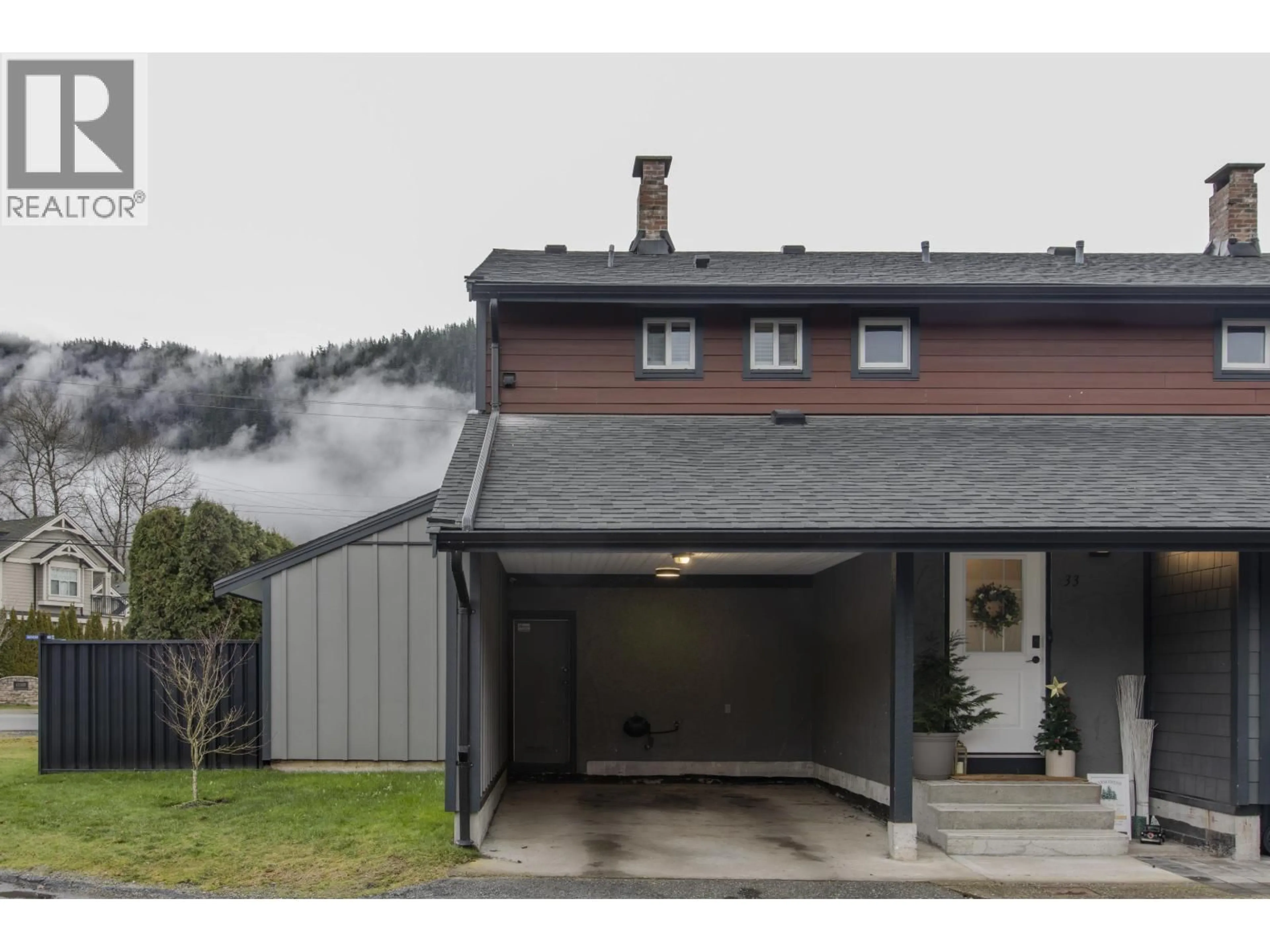 Indoor garage for 33 - 1500 JUDD ROAD, Squamish British Columbia V0N1H0