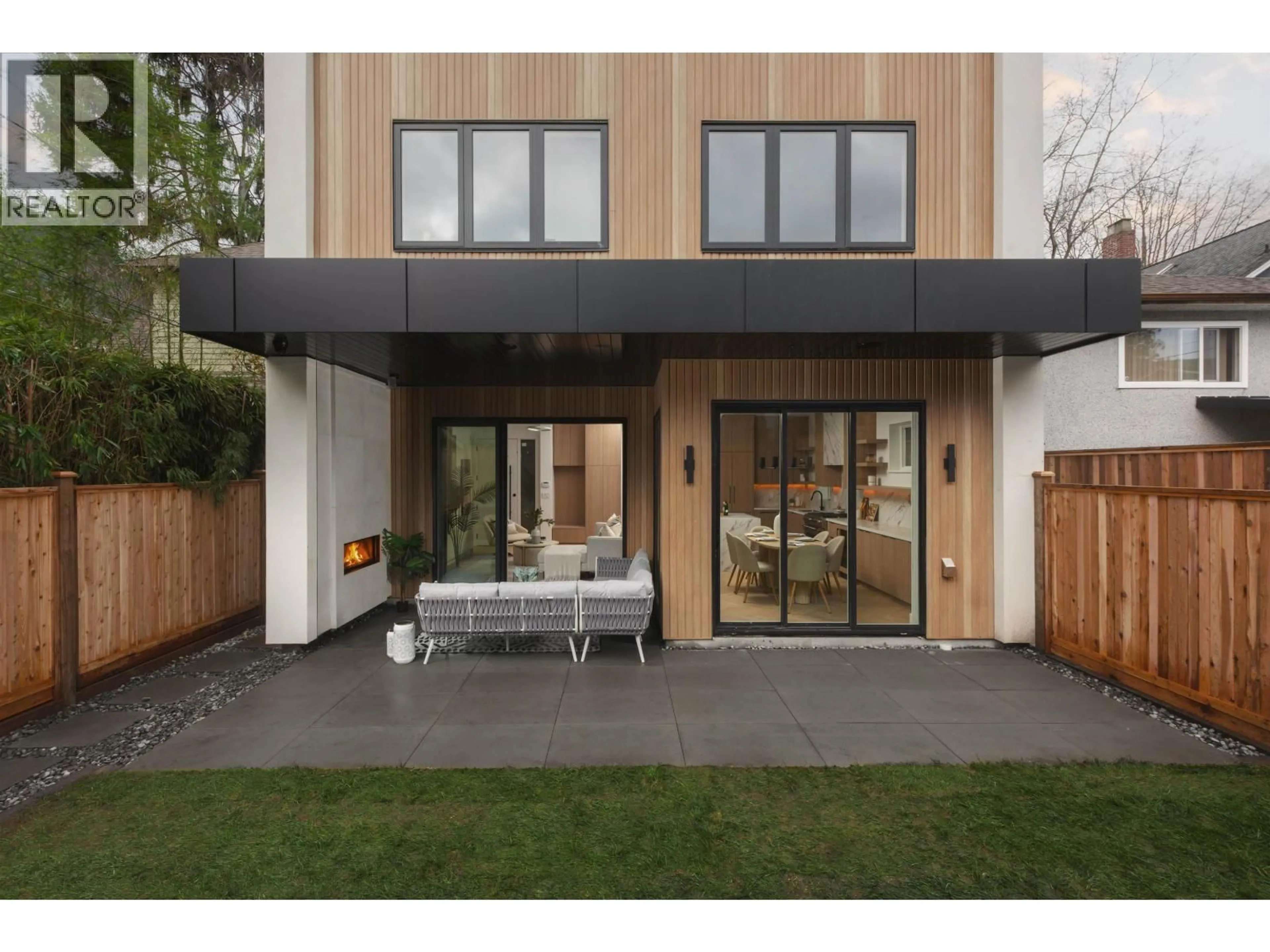 Unknown for 2 - 2130 2ND AVENUE, Vancouver British Columbia V5N1E8