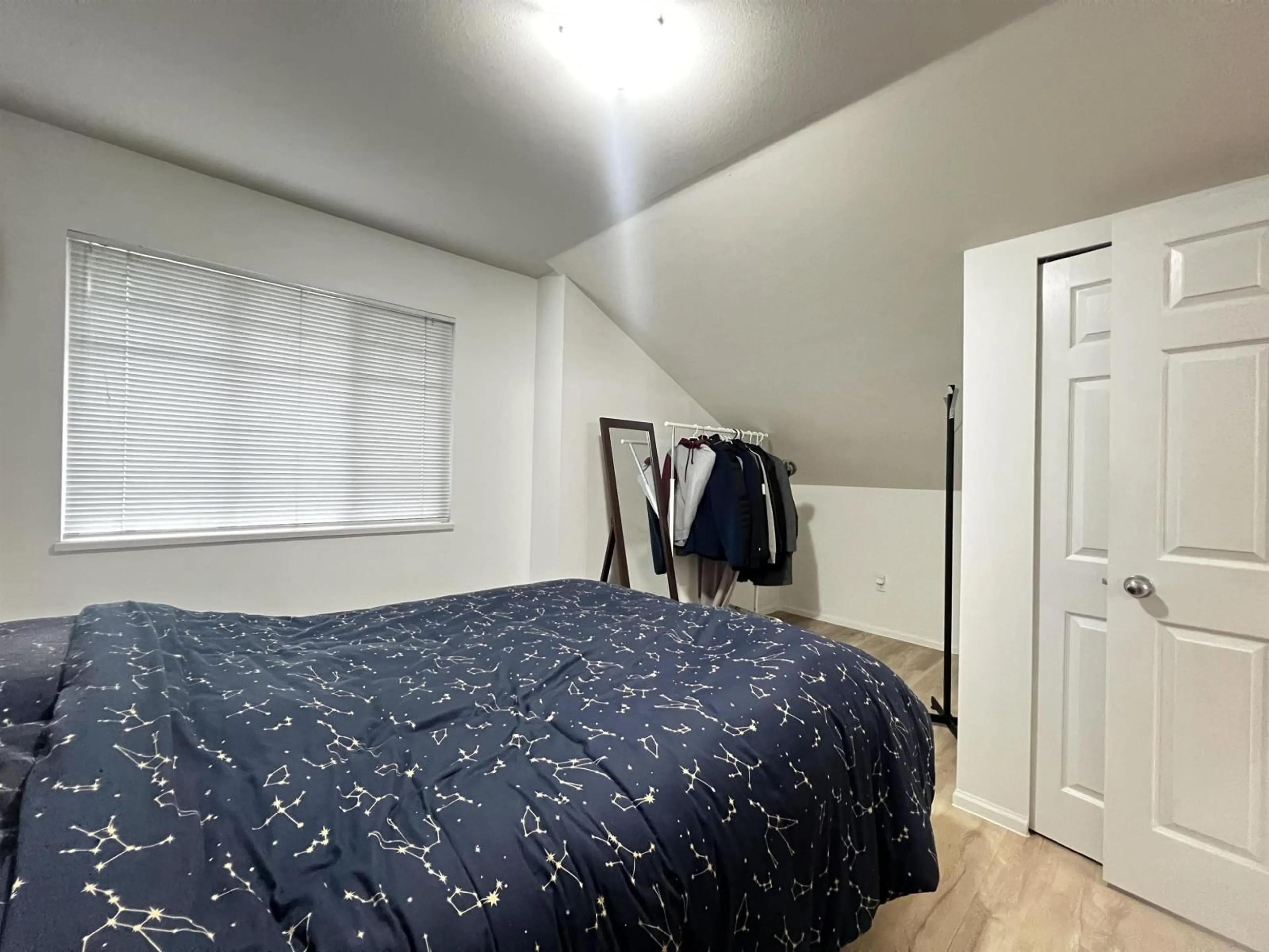 A pic of a room for 75 - 12110 75A AVENUE, Surrey British Columbia V3W1M1