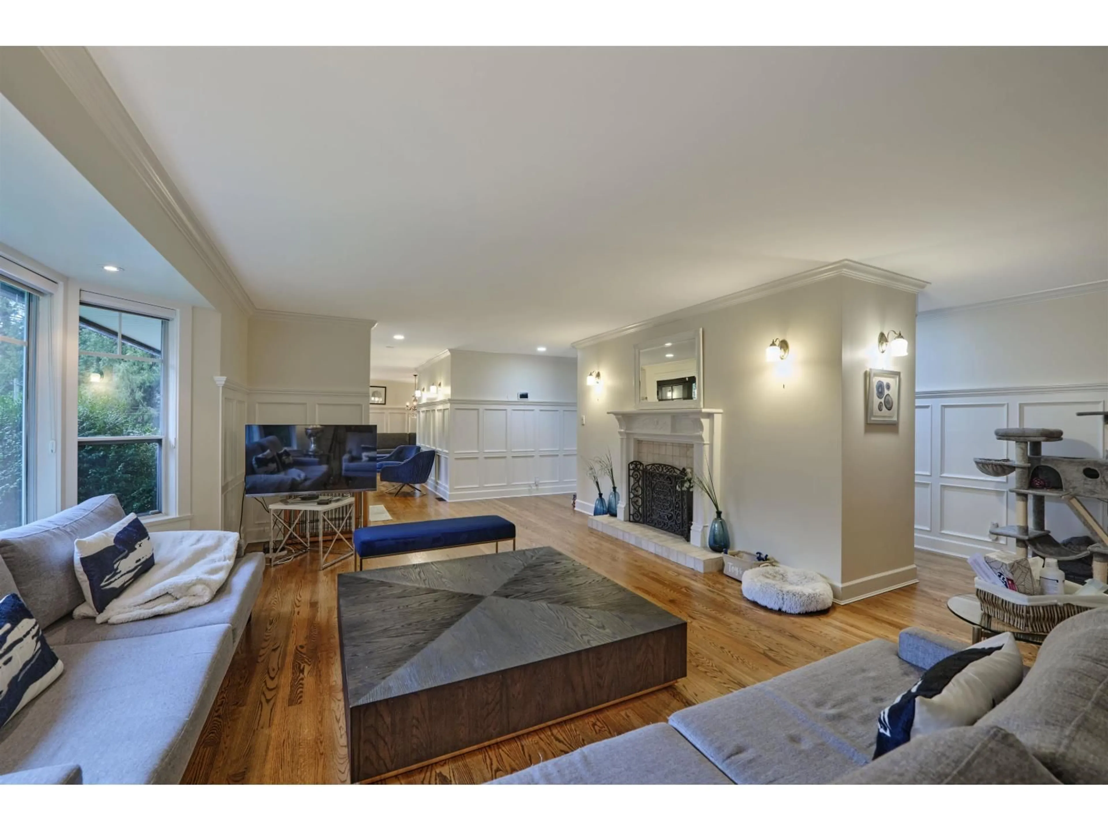 Living room with furniture, unknown for 3292 136 STREET, Surrey British Columbia V4P1K7