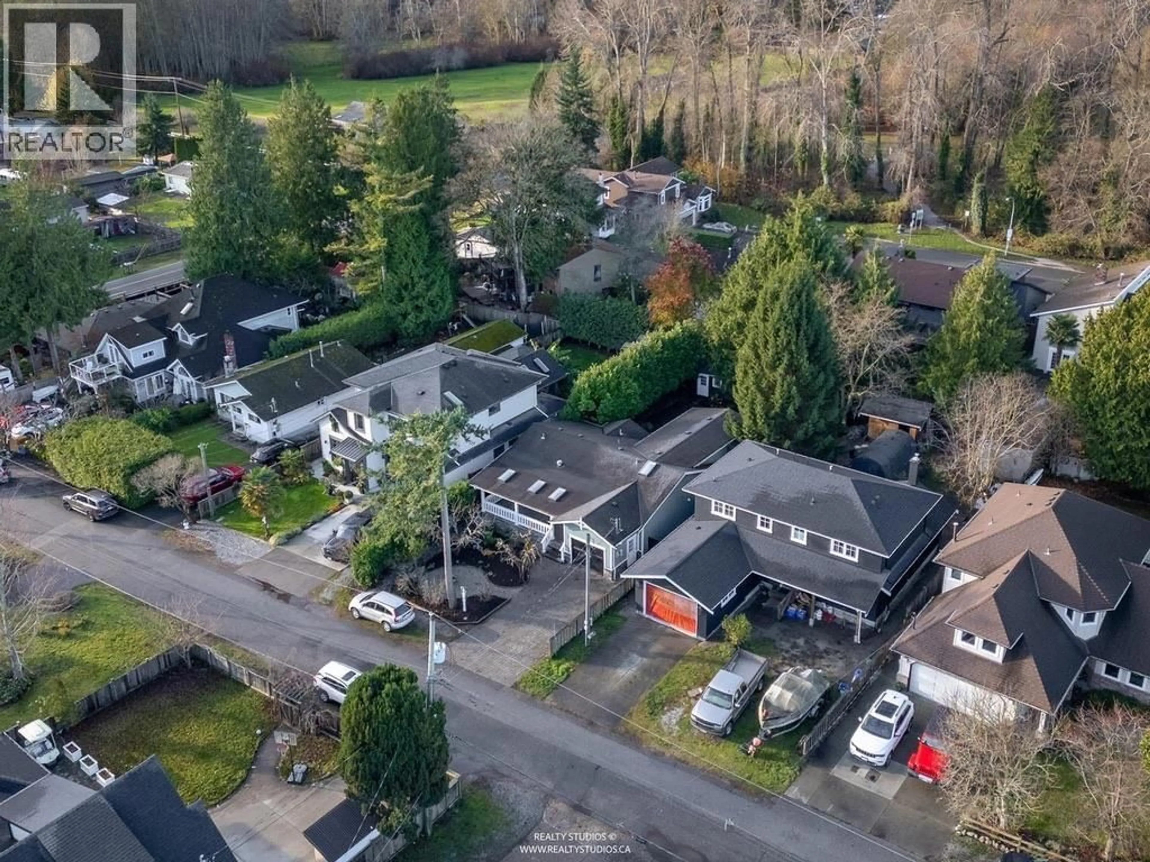 A pic from outside/outdoor area/front of a property/back of a property/a pic from drone, street for 33 66A STREET, Delta British Columbia V4L1M3