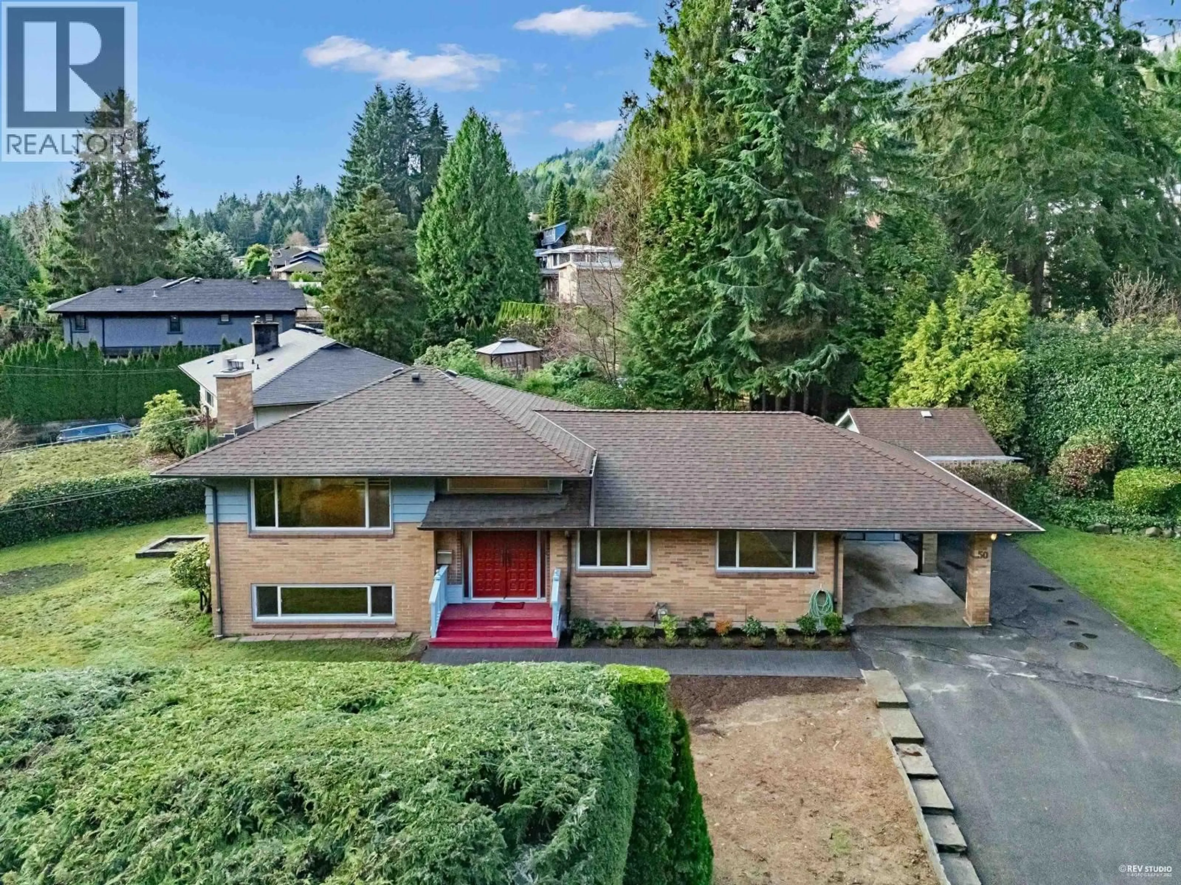A pic from outside/outdoor area/front of a property/back of a property/a pic from drone, street for 50 GLENMORE DRIVE, West Vancouver British Columbia V7S1A7