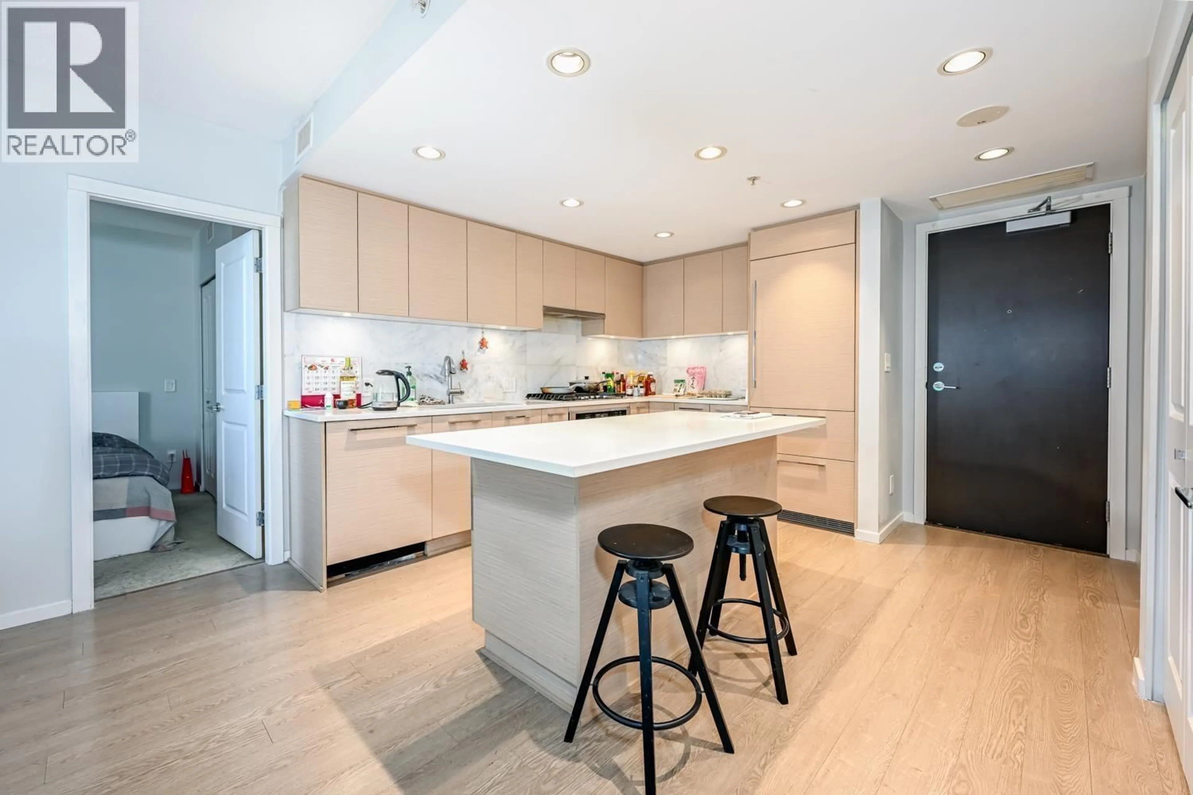 Contemporary kitchen, unknown for 1605 - 6700 DUNBLANE AVENUE, Burnaby British Columbia V5H3K6