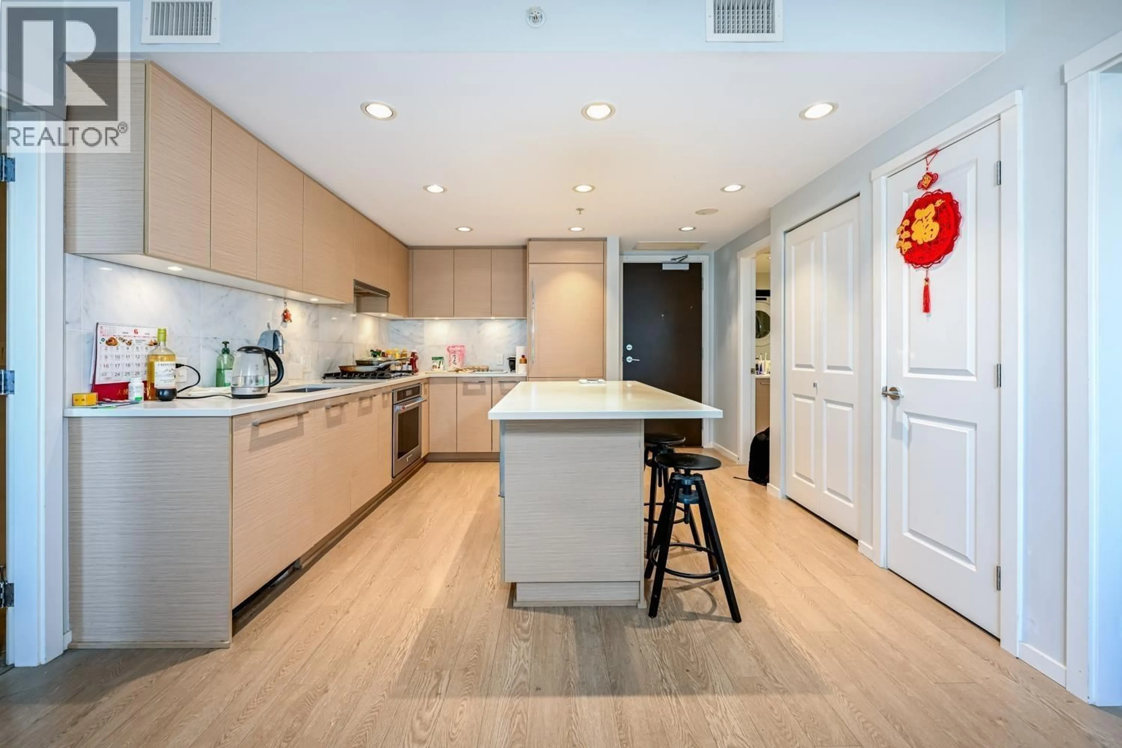 Contemporary kitchen, unknown for 1605 - 6700 DUNBLANE AVENUE, Burnaby British Columbia V5H3K6