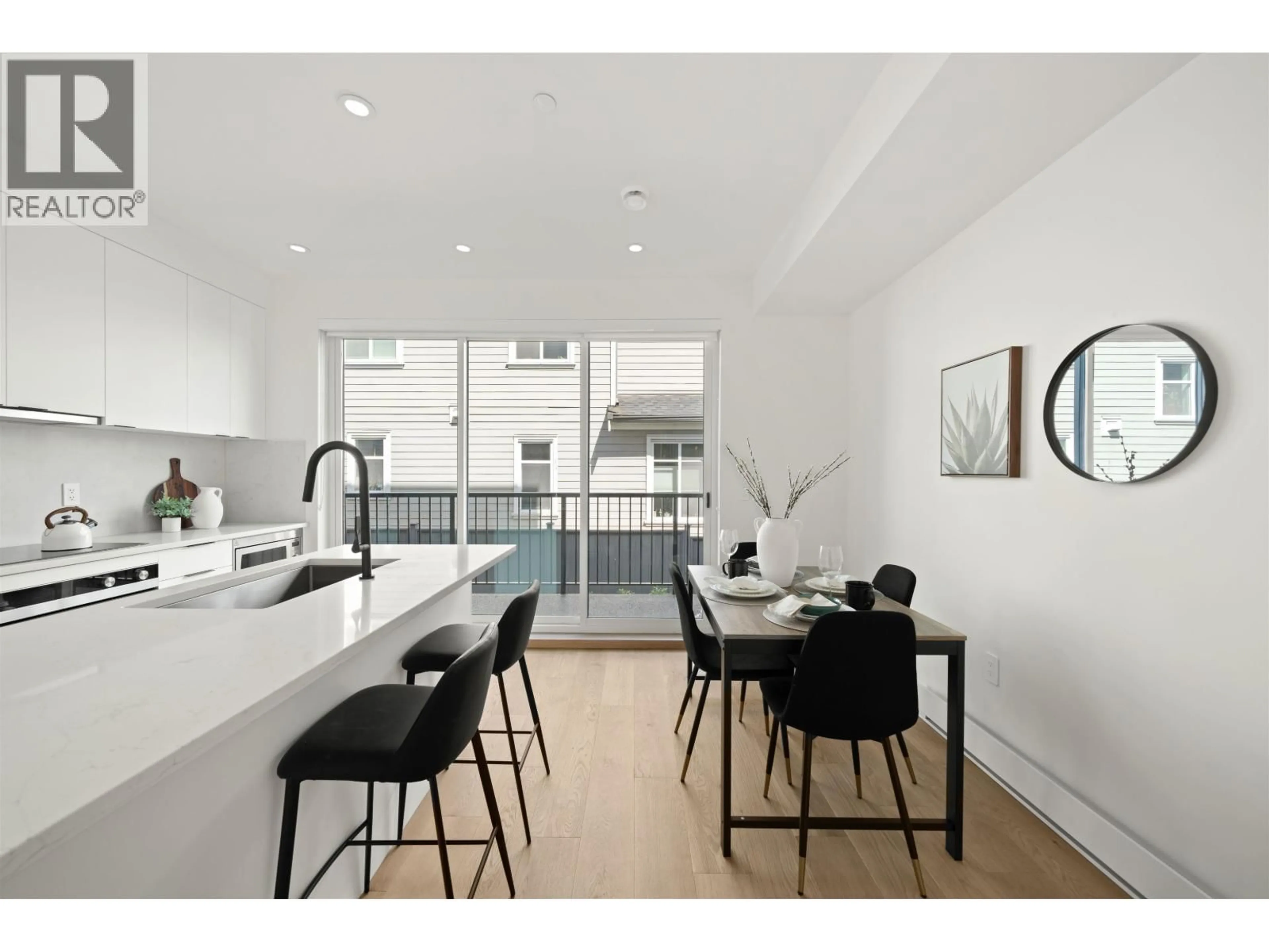 Open concept kitchen, unknown for 2412 VICTORIA DRIVE, Vancouver British Columbia V5N1T8