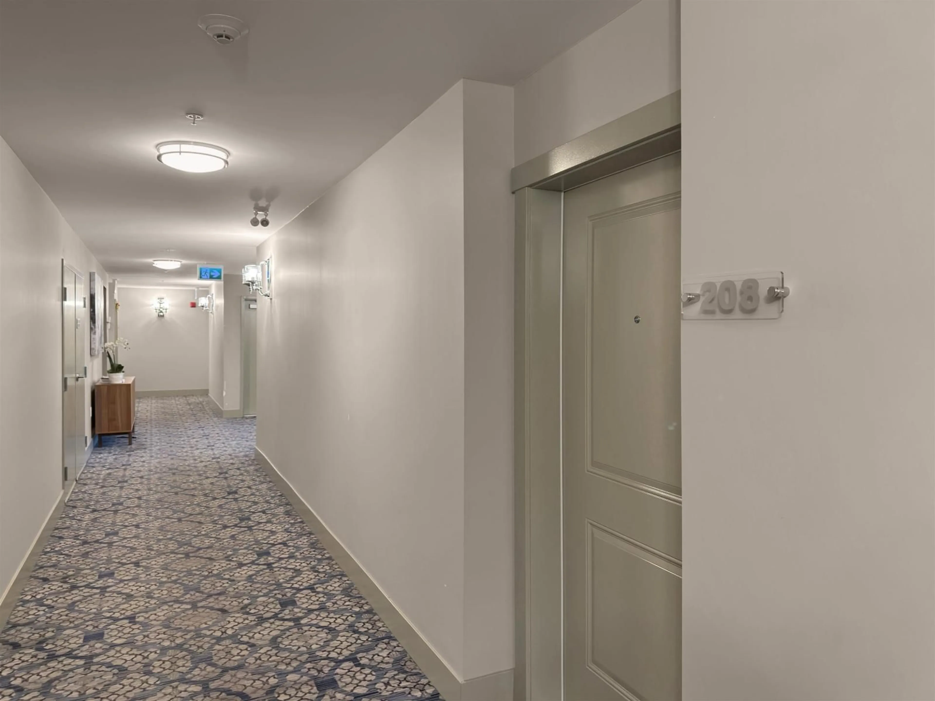 Indoor foyer for 208 - 9983 BARNSTON DRIVE EAST, Surrey British Columbia V4N6T3