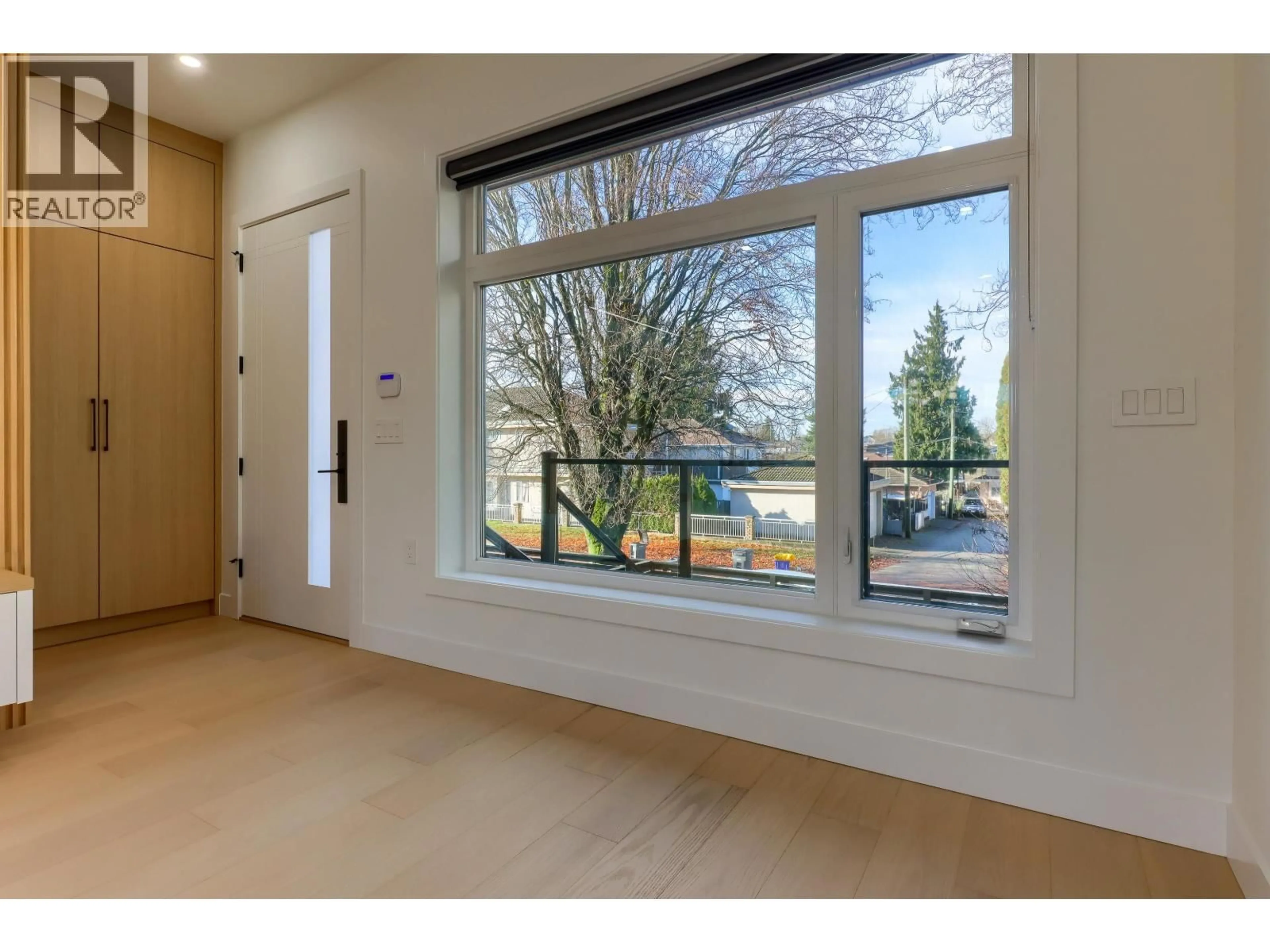 Indoor entryway for 4670 TODD STREET, Vancouver British Columbia V5R3P8