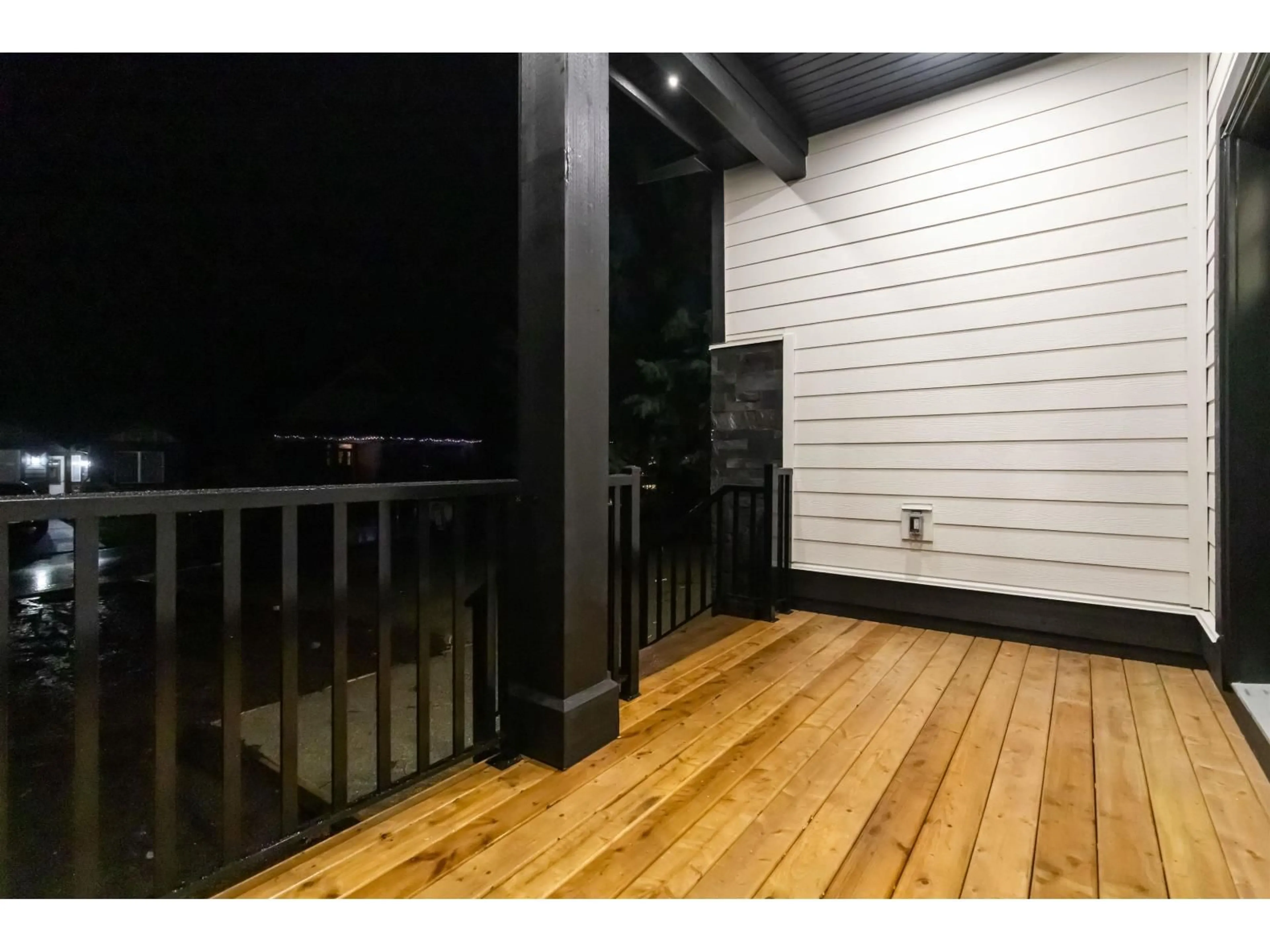 Indoor foyer for 25 - 14550 MORRIS VALLEY ROAD, Mission British Columbia V0M1A1