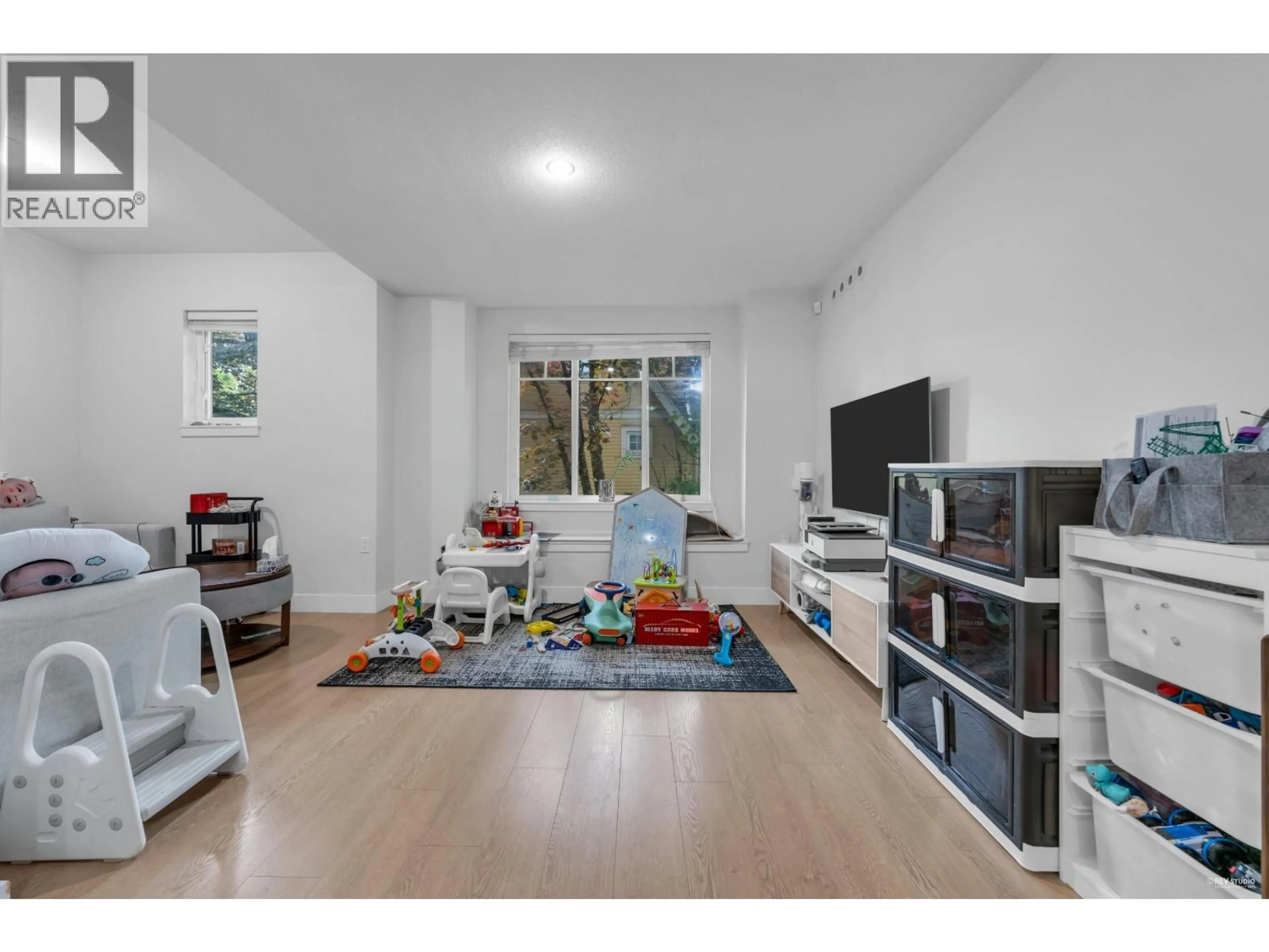 Living room with furniture, unknown for 15 - 9780 GENERAL CURRIE ROAD, Richmond British Columbia V6Y0J9