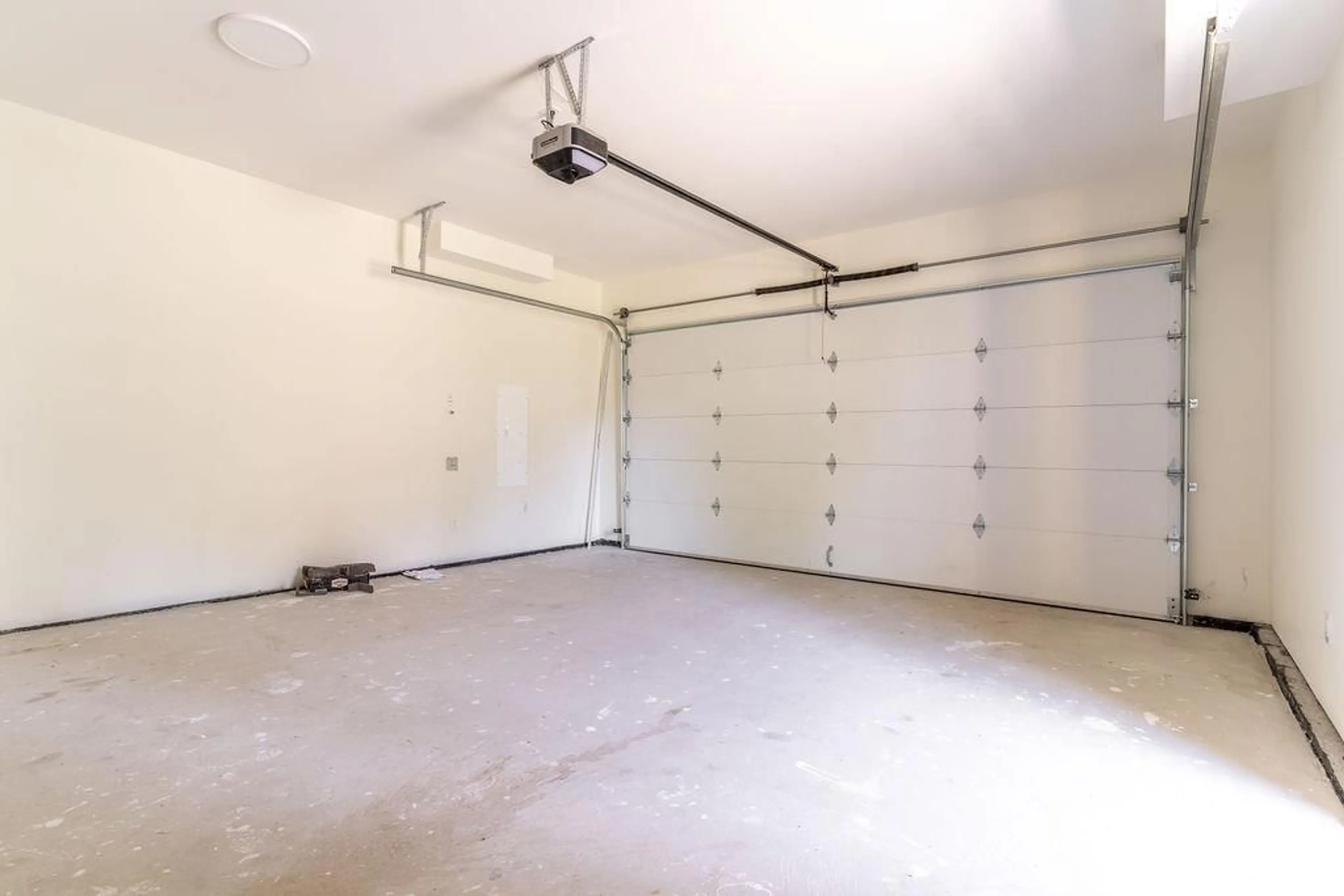 Indoor garage for 7028 205 STREET, Langley British Columbia V2Y1S9